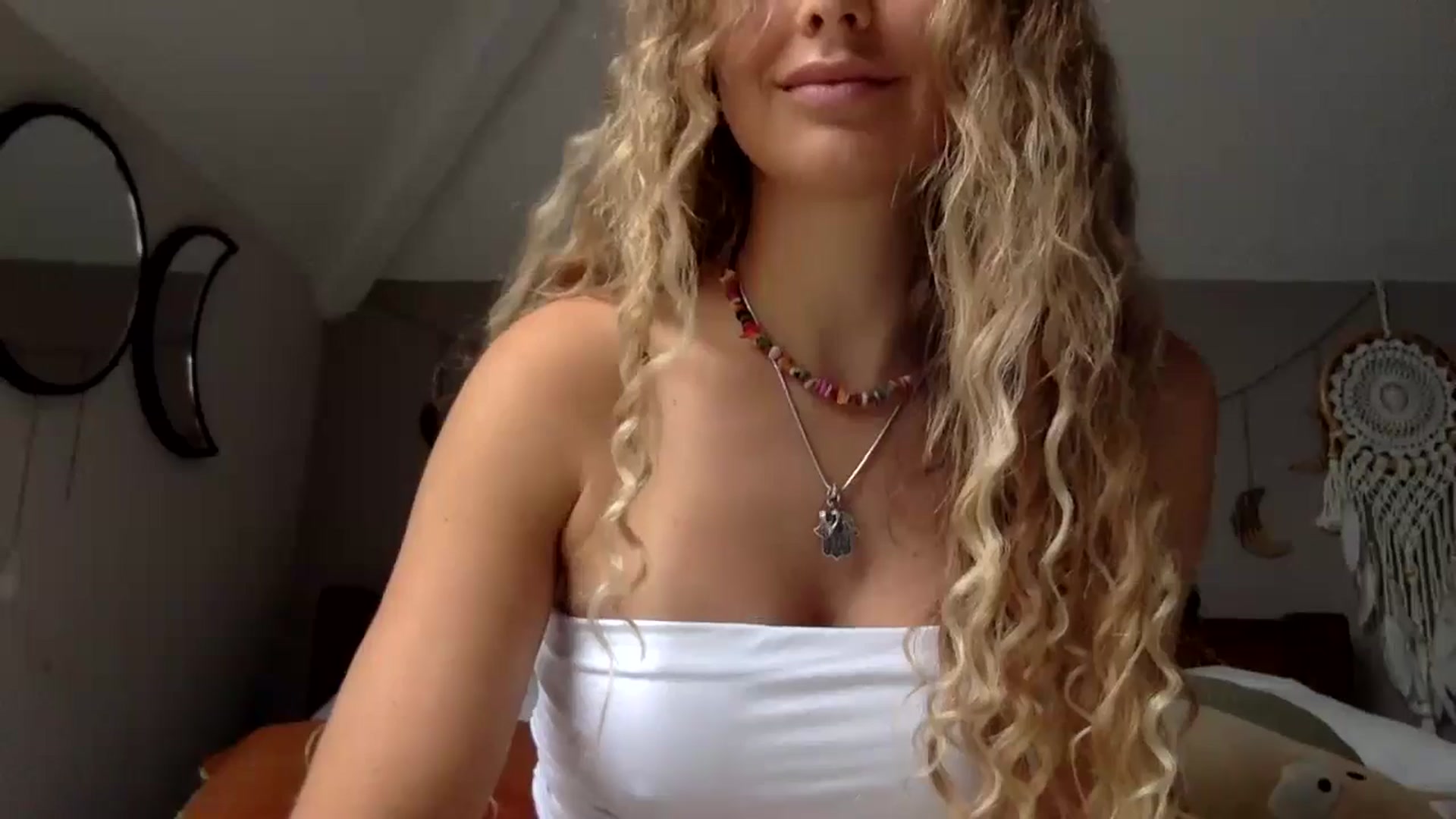 Gallery image thumbnail from Angeleska's myfreecams stream on, 11/02/2024, 13:25 image 16 of 20