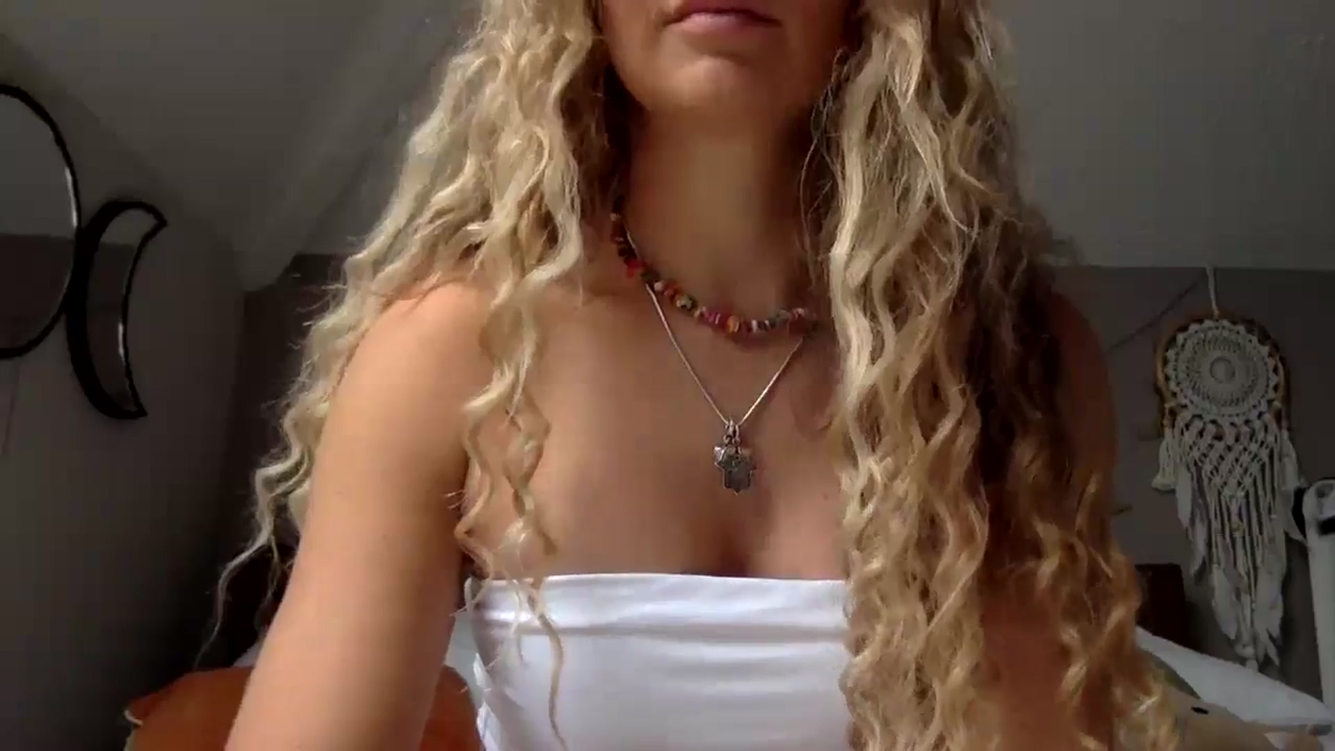 Gallery image thumbnail from Angeleska's myfreecams stream on, 11/02/2024, 13:25 image 11 of 20