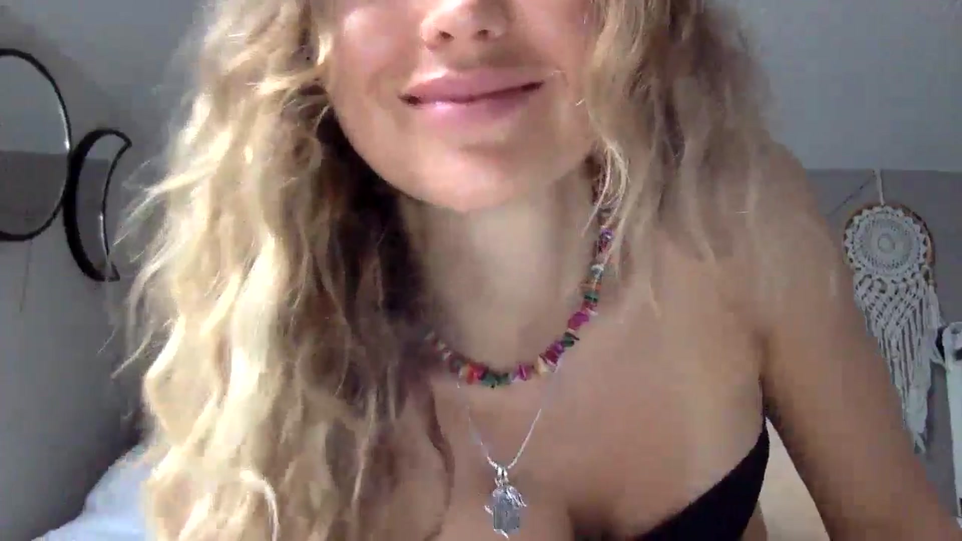 Gallery image thumbnail from Angeleska's myfreecams stream on, 11/03/2024, 10:53 image 8 of 20