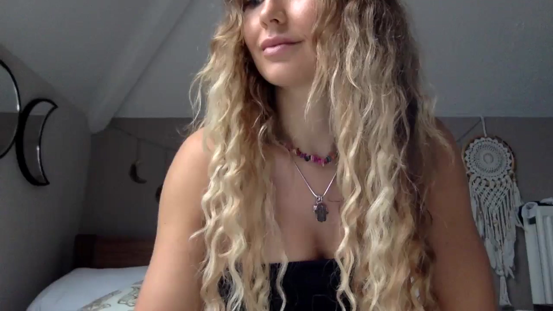 Gallery image thumbnail from Angeleska's myfreecams stream on, 11/03/2024, 12:08 image 5 of 20