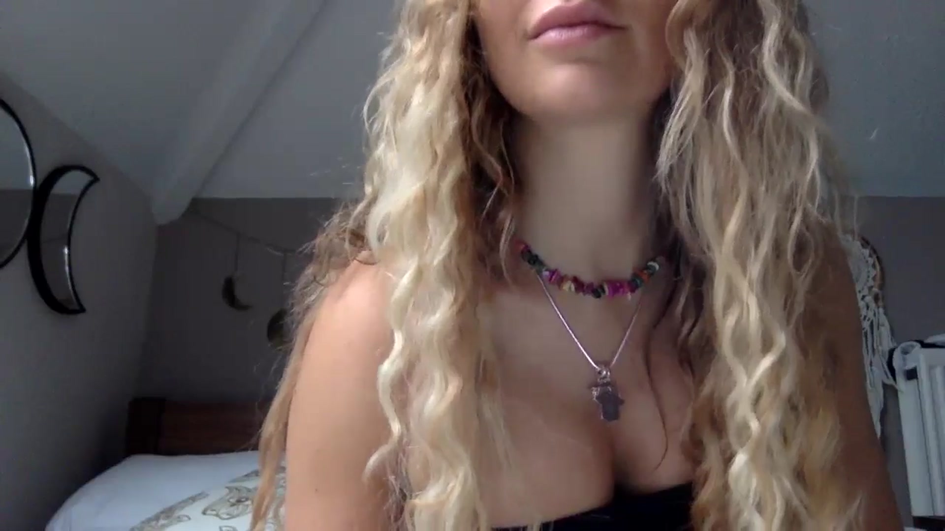 Gallery image thumbnail from Angeleska's myfreecams stream on, 11/03/2024, 12:08 image 7 of 20