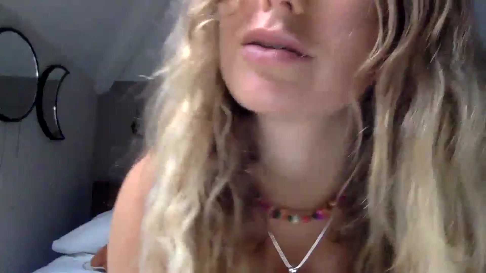 Gallery image thumbnail from Angeleska's myfreecams stream on, 11/04/2024, 15:17 image 3 of 20