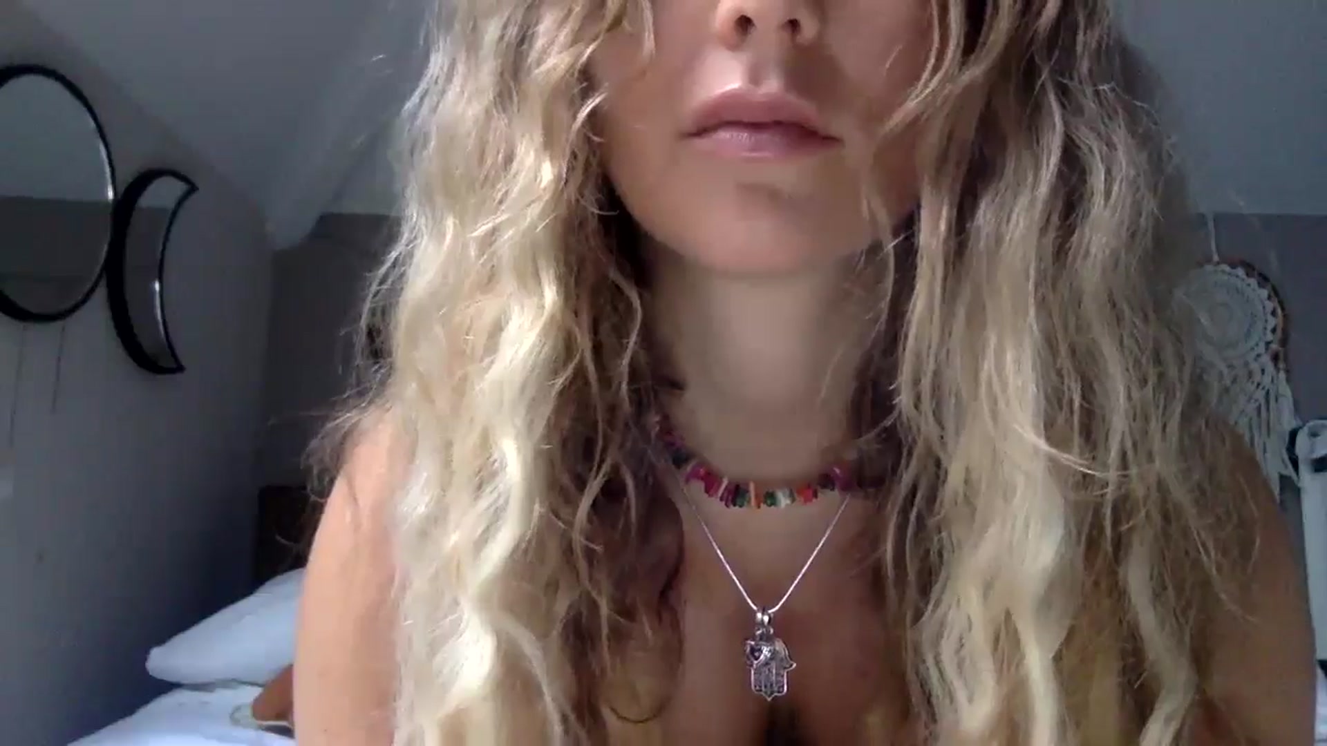 Gallery image thumbnail from Angeleska's myfreecams stream on, 11/04/2024, 15:17 image 2 of 20