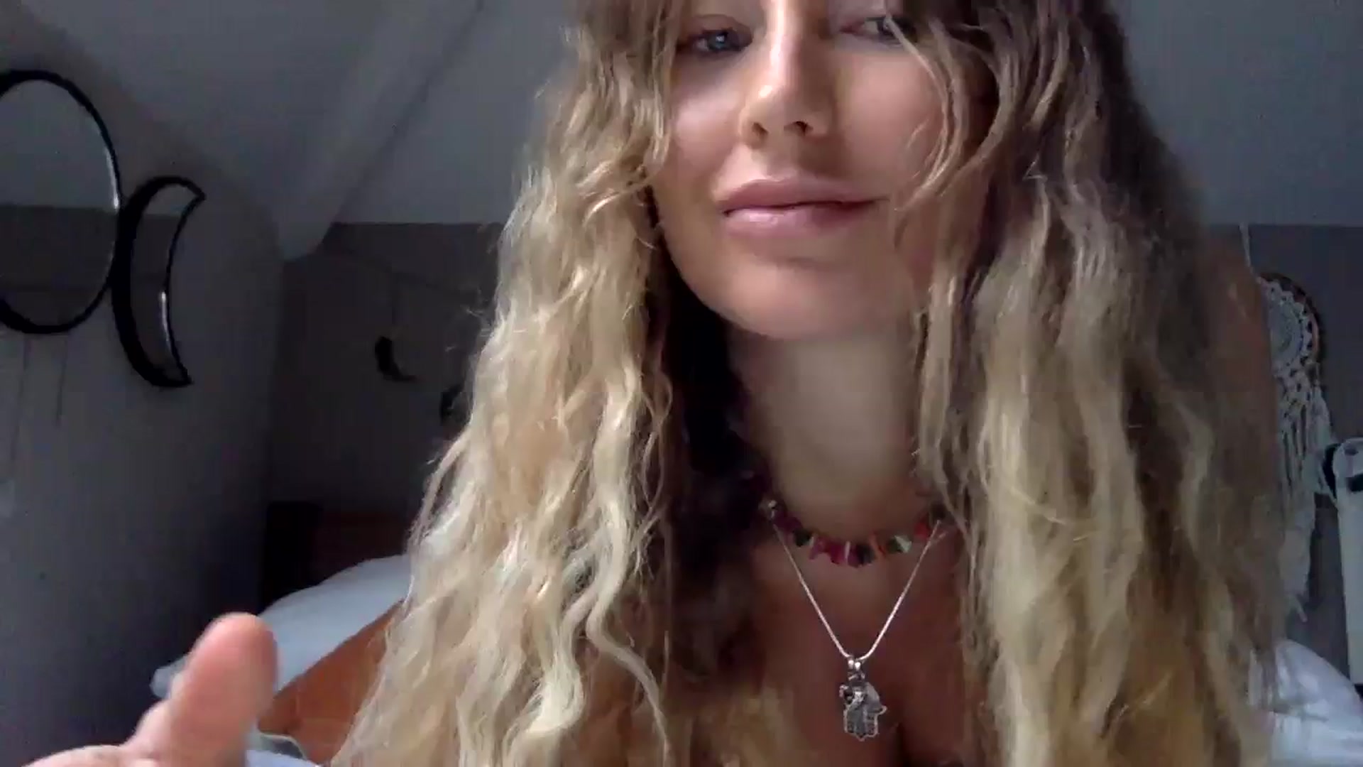 Gallery image thumbnail from Angeleska's myfreecams stream on, 11/04/2024, 15:17 image 1 of 20