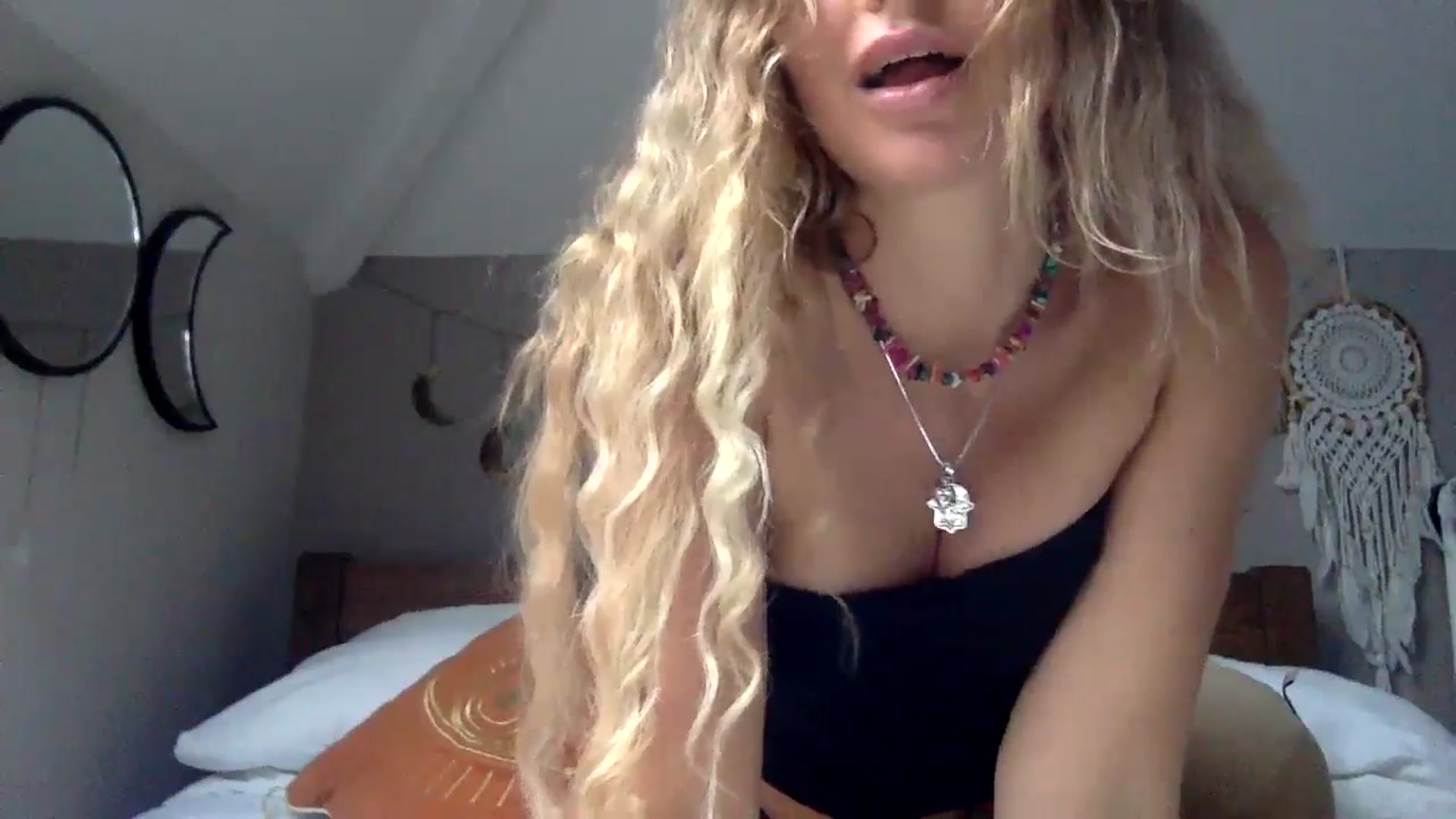 Gallery image thumbnail from Angeleska's myfreecams stream on, 11/04/2024, 15:17 image 4 of 20
