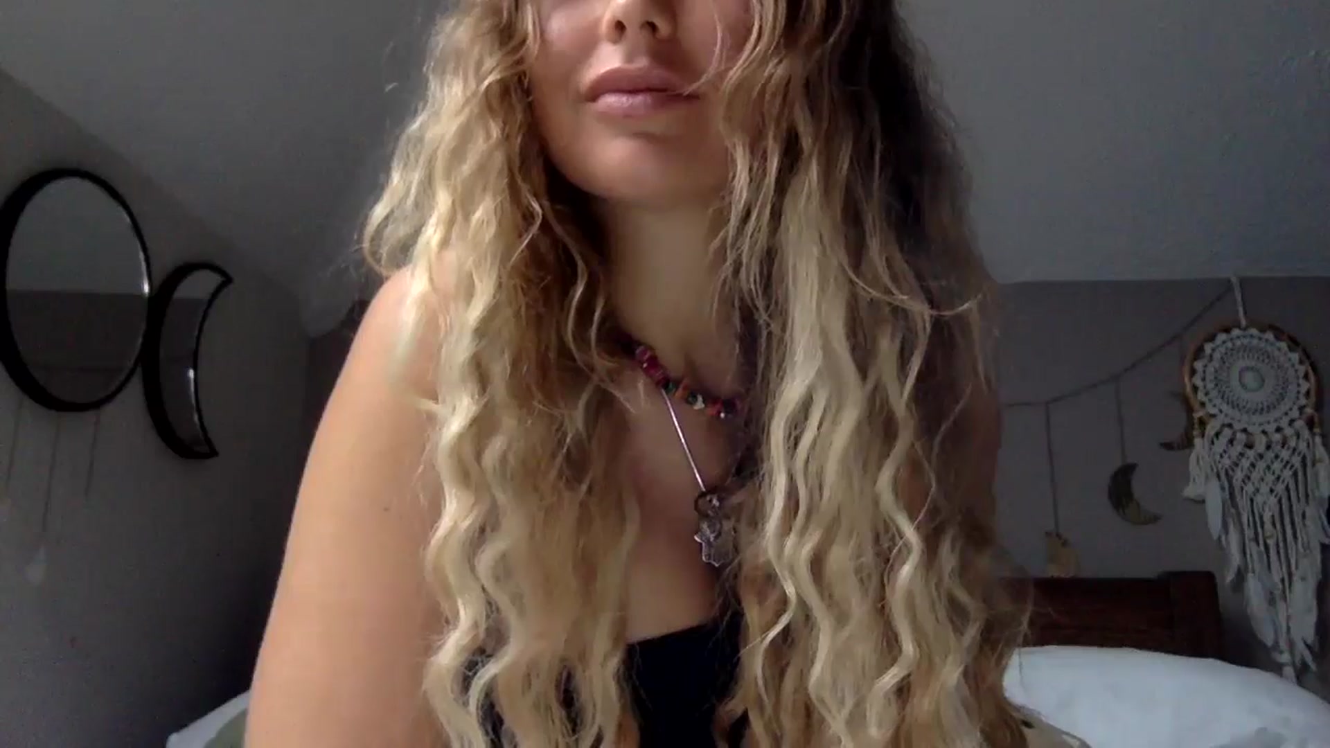 Gallery image thumbnail from Angeleska's myfreecams stream on, 11/04/2024, 15:17 image 17 of 20