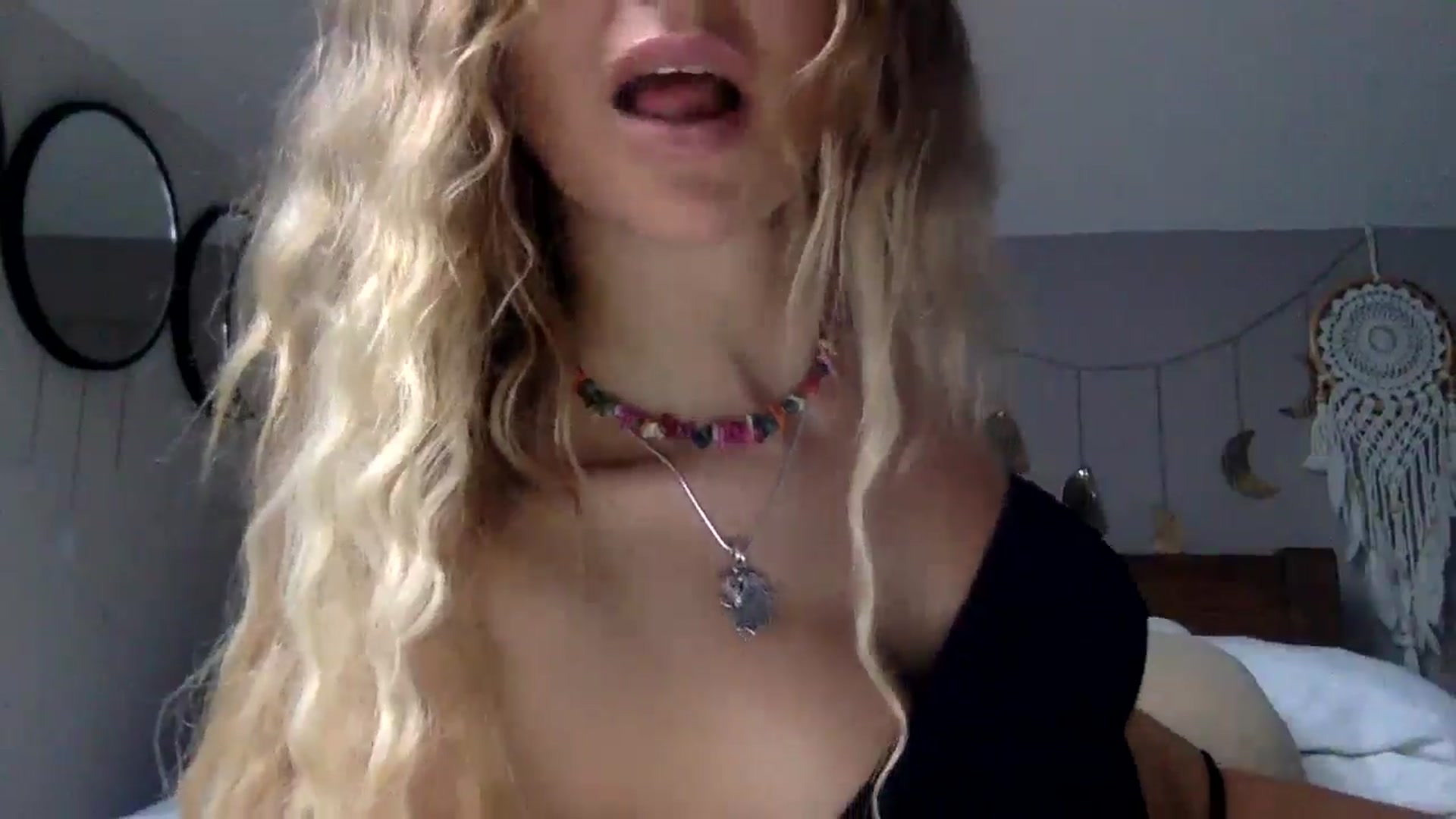 Gallery image thumbnail from Angeleska's myfreecams stream on, 11/04/2024, 15:17 image 7 of 20