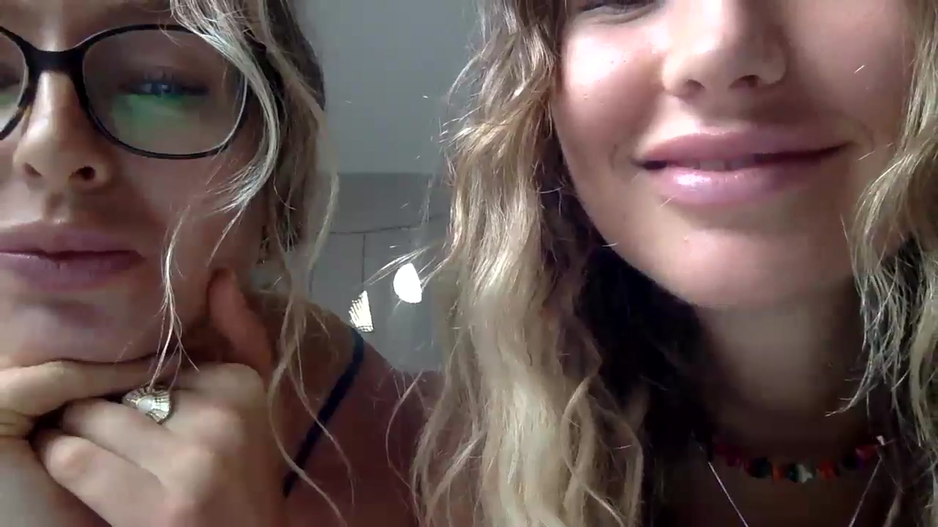 Gallery image thumbnail from Angeleska's myfreecams stream on, 11/10/2024, 12:55 image 11 of 20
