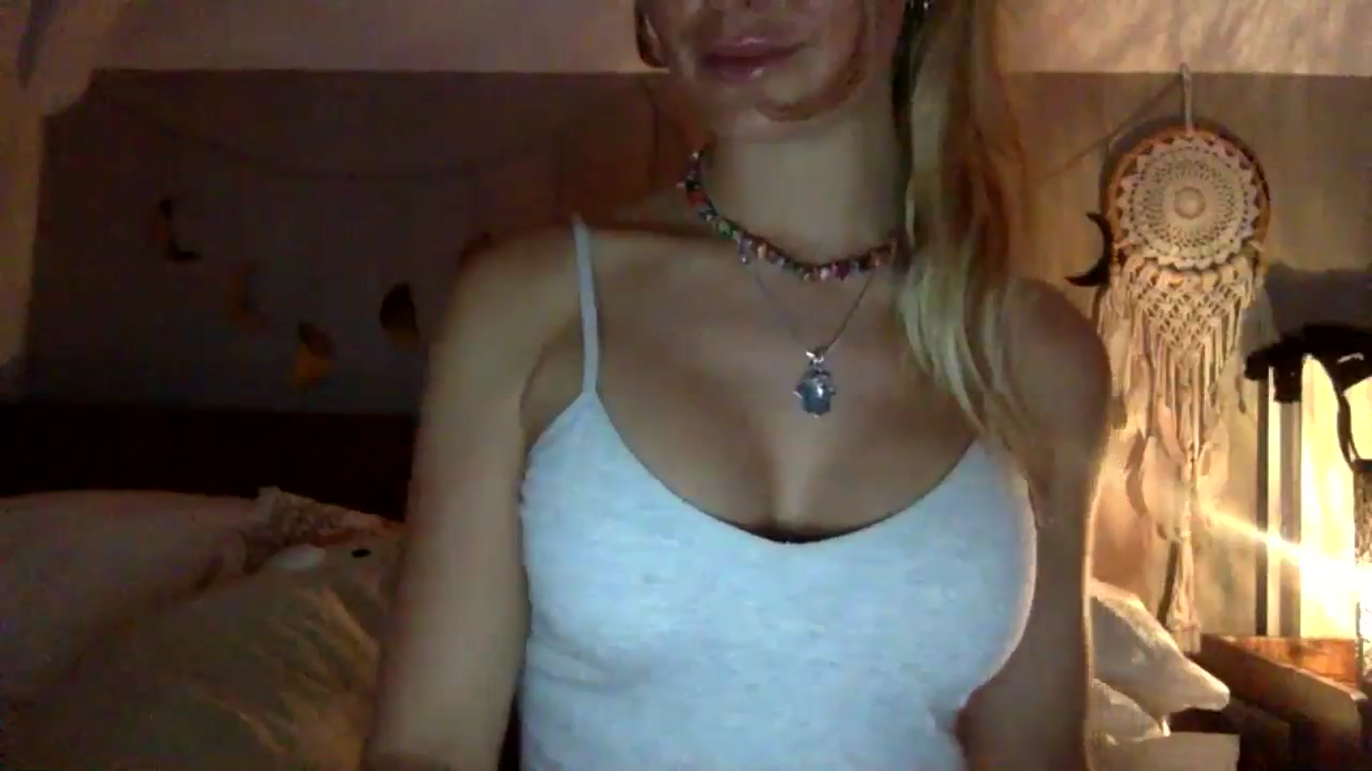 Gallery image thumbnail from Angeleska's myfreecams stream on, 11/19/2024, 20:23 image 3 of 20