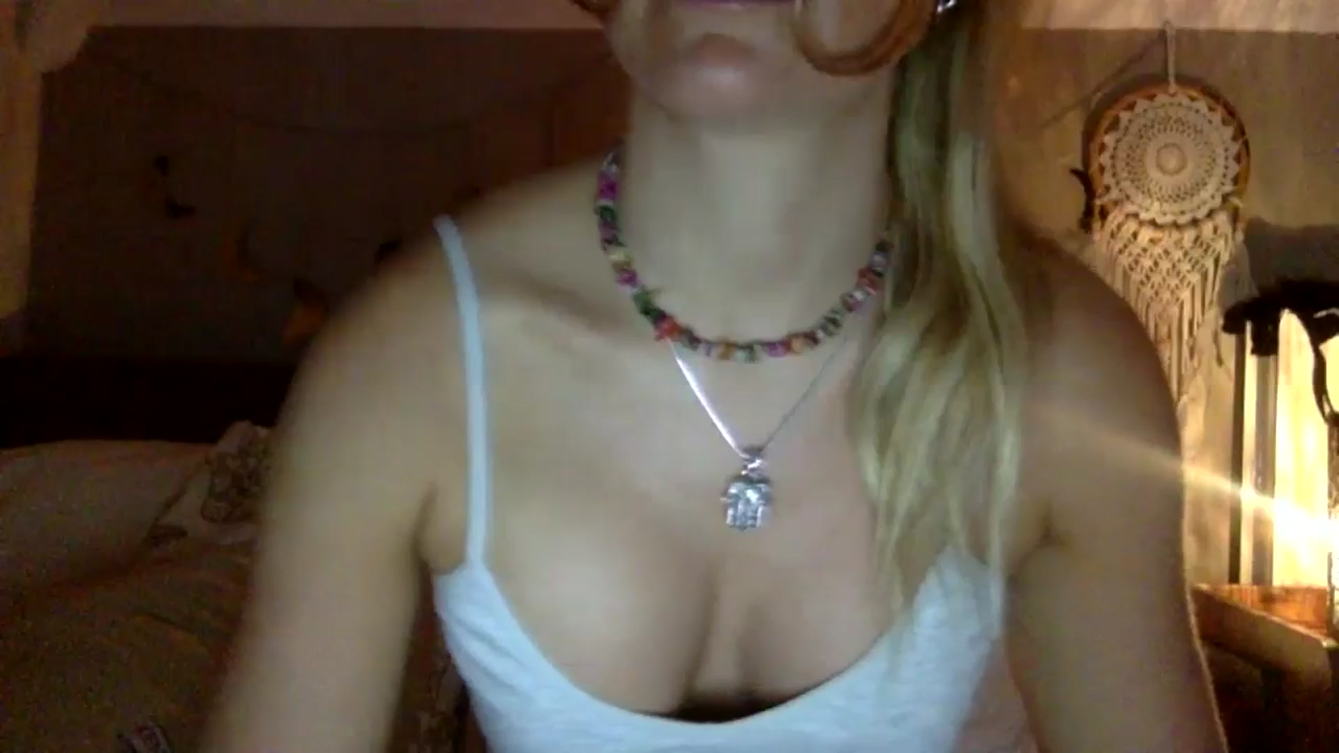 Gallery image thumbnail from Angeleska's myfreecams stream on, 11/19/2024, 20:23 image 13 of 20