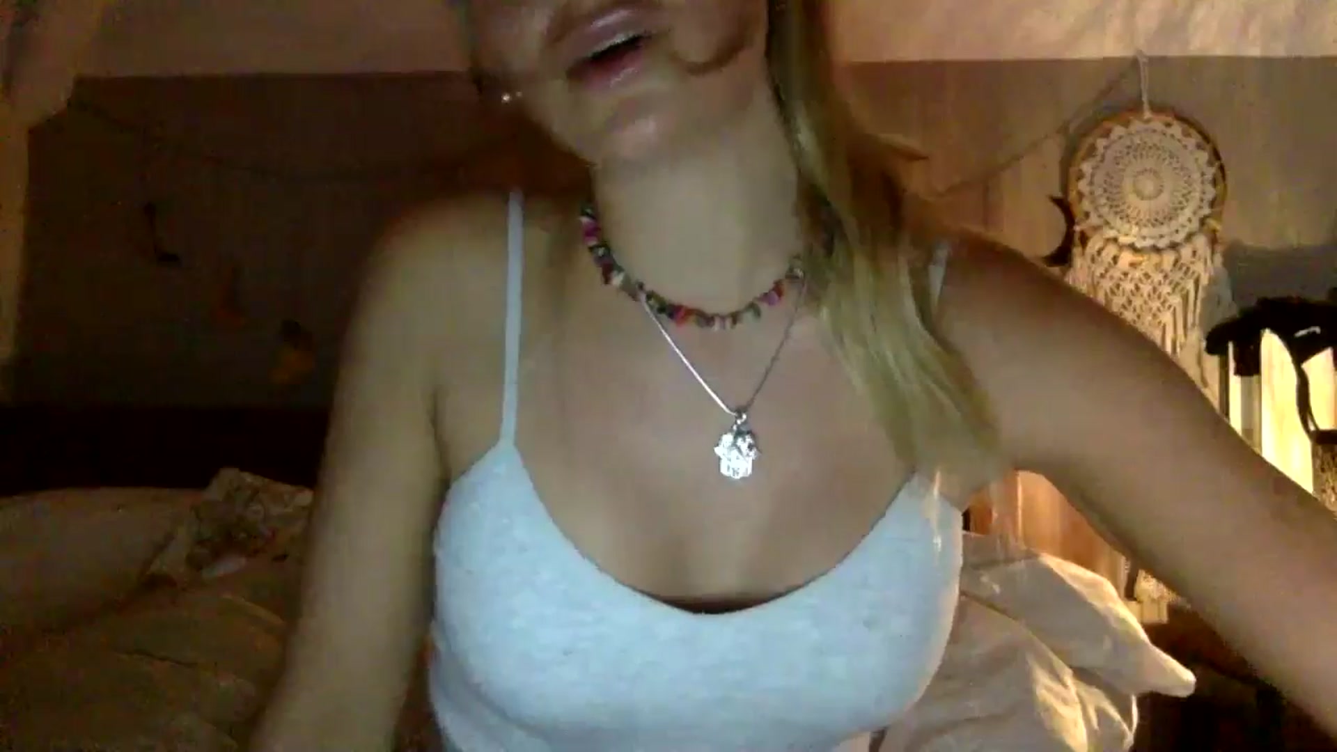 Gallery image thumbnail from Angeleska's myfreecams stream on, 11/19/2024, 20:23 image 20 of 20