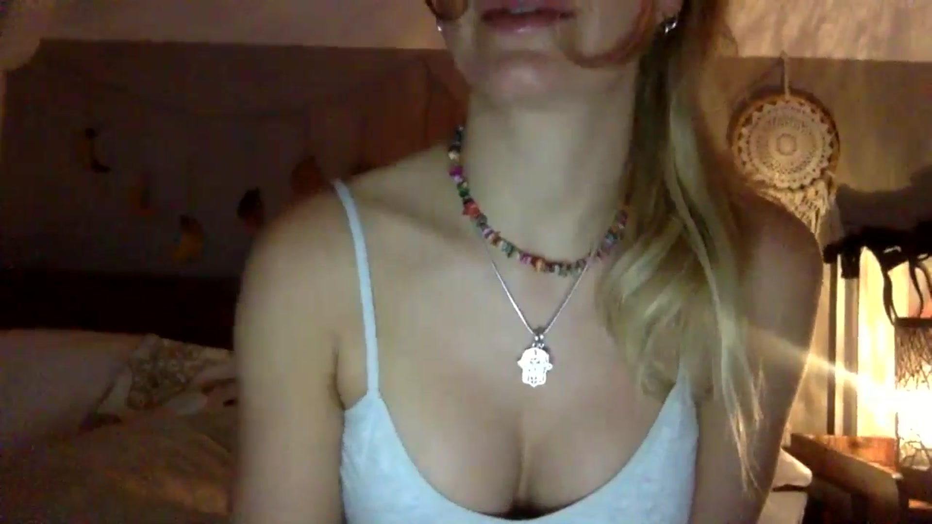 Gallery image thumbnail from Angeleska's myfreecams stream on, 11/19/2024, 20:23 image 6 of 20