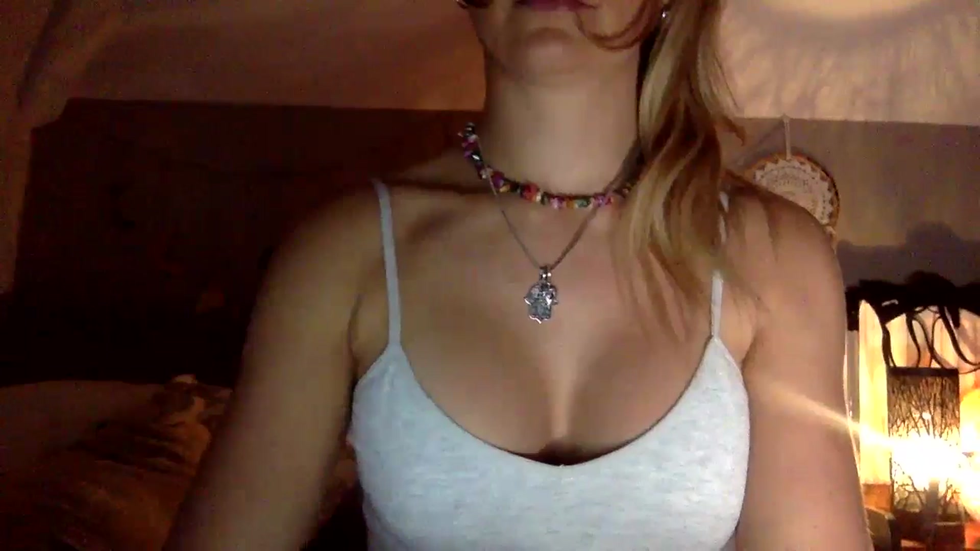 Gallery image thumbnail from Angeleska's myfreecams stream on, 11/19/2024, 21:27 image 10 of 20