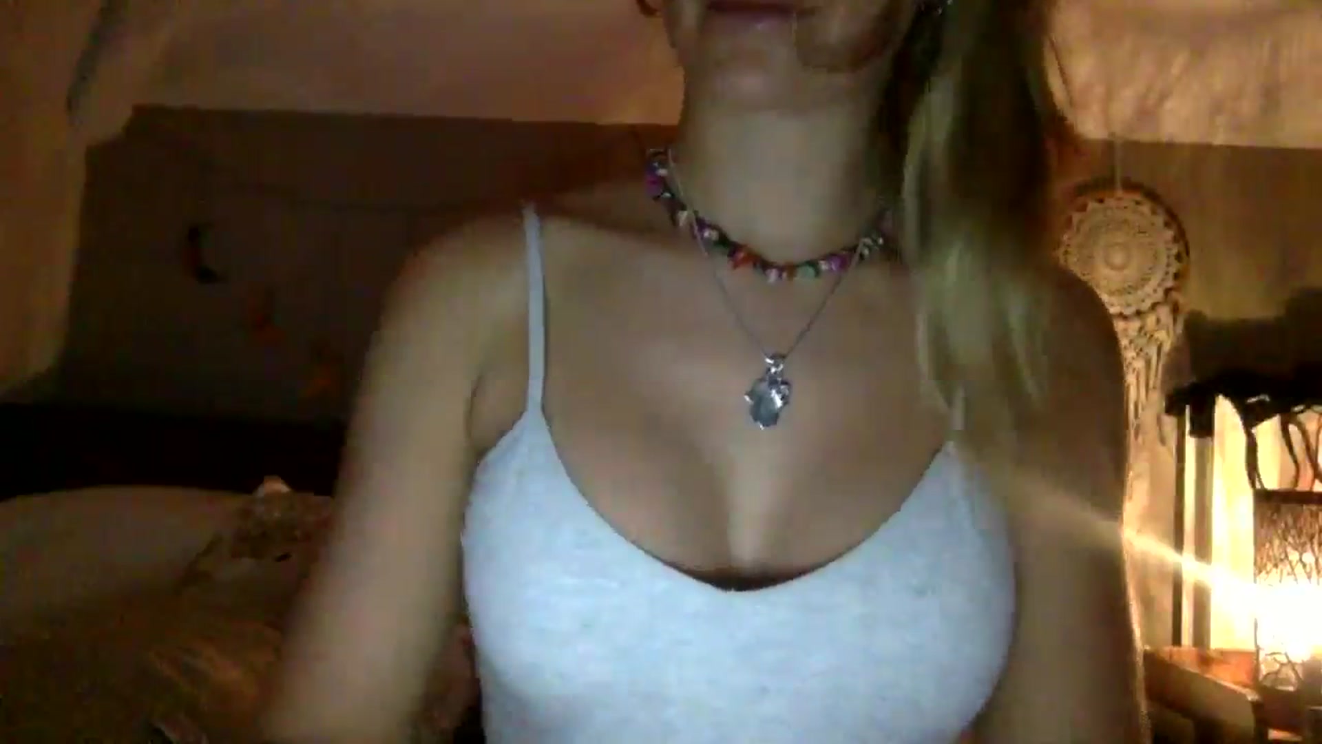 Gallery image thumbnail from Angeleska's myfreecams stream on, 11/19/2024, 21:27 image 4 of 20