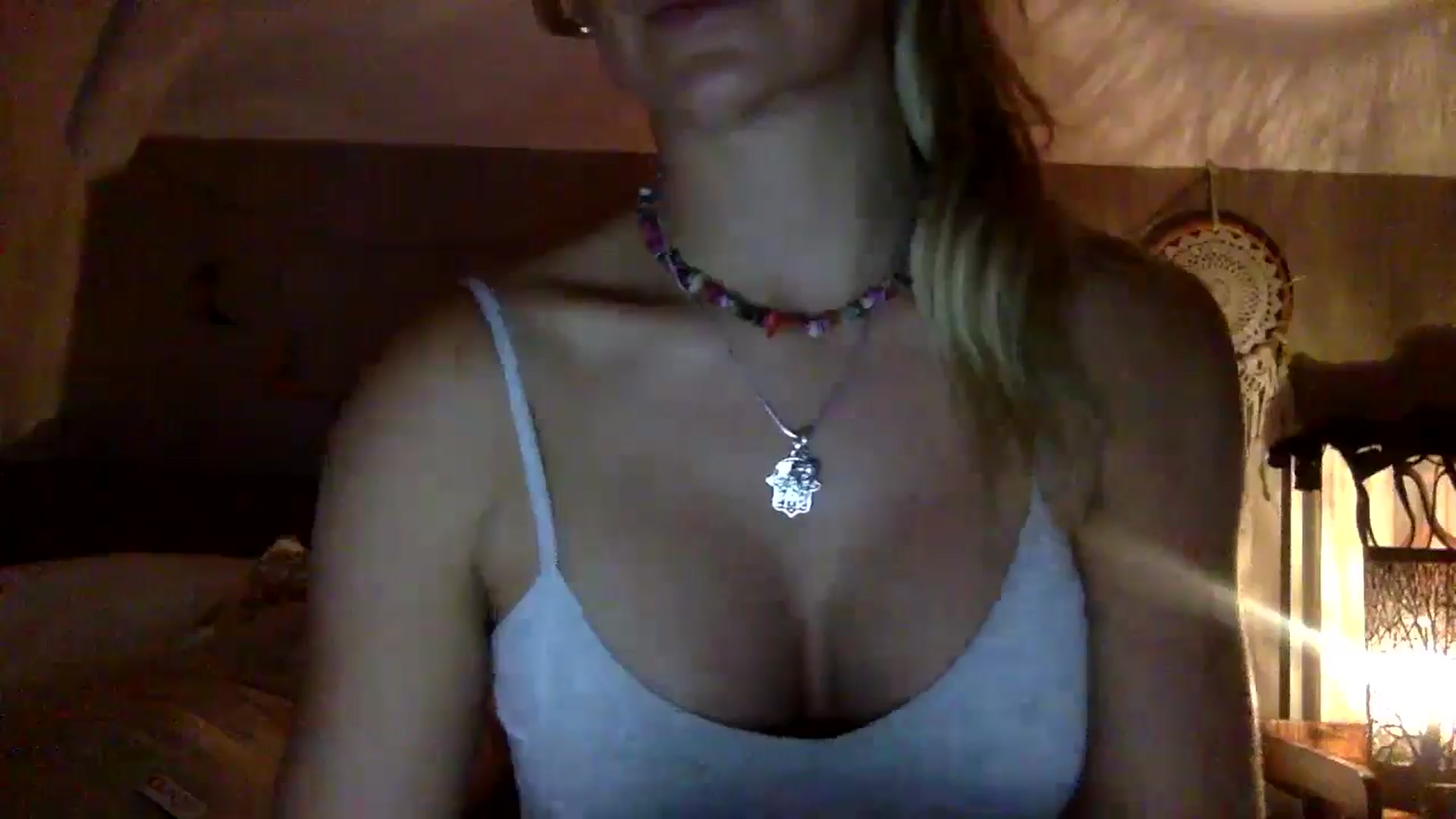Gallery image thumbnail from Angeleska's myfreecams stream on, 11/19/2024, 21:27 image 7 of 20