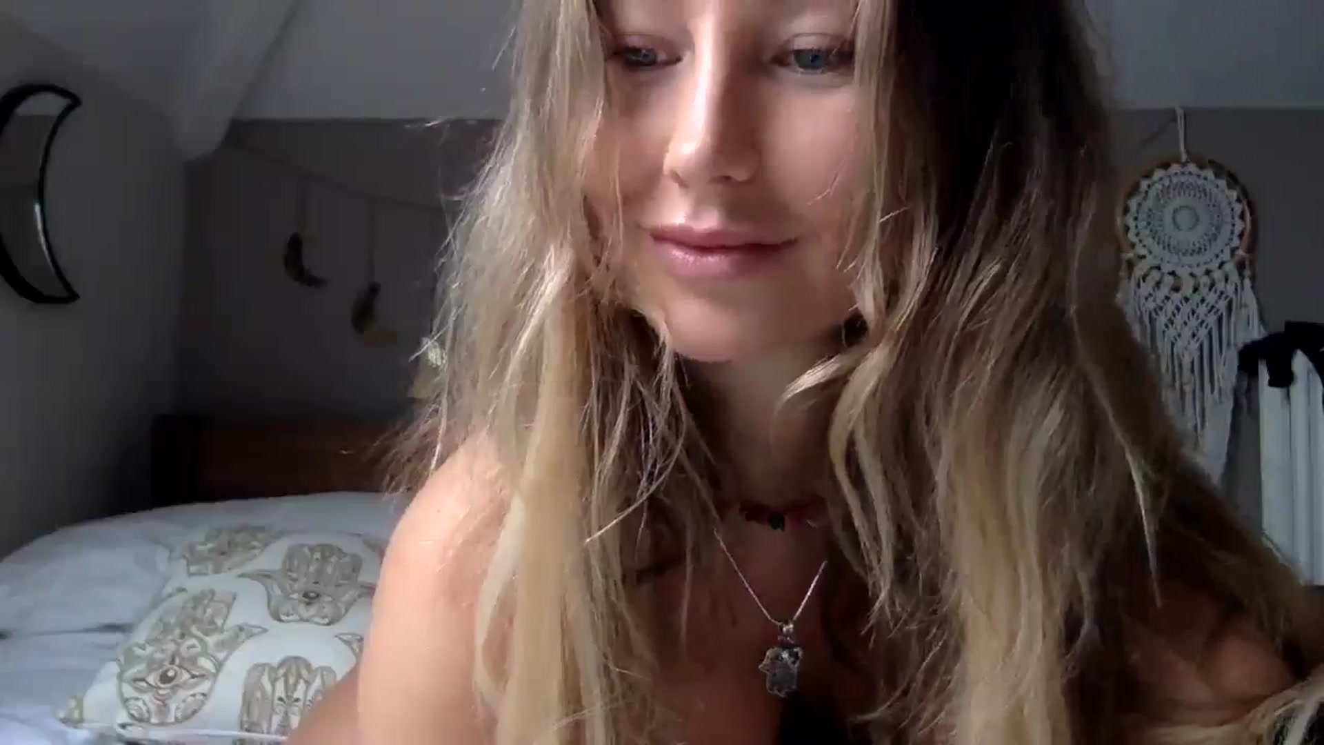 Gallery image thumbnail from Angeleska's myfreecams stream on, 11/23/2024, 15:02 image 3 of 20