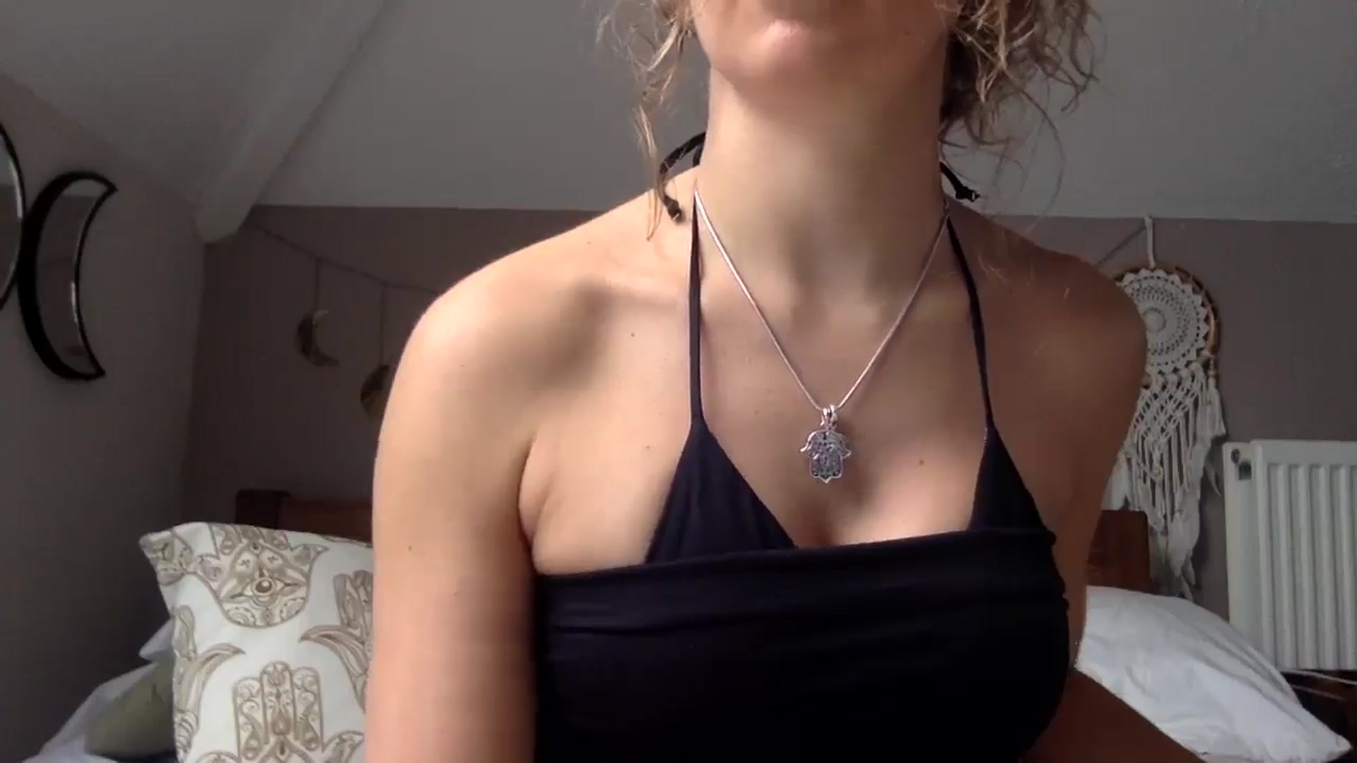 Gallery image thumbnail from Angeleska's myfreecams stream on, 12/16/2024, 11:36 image 19 of 20