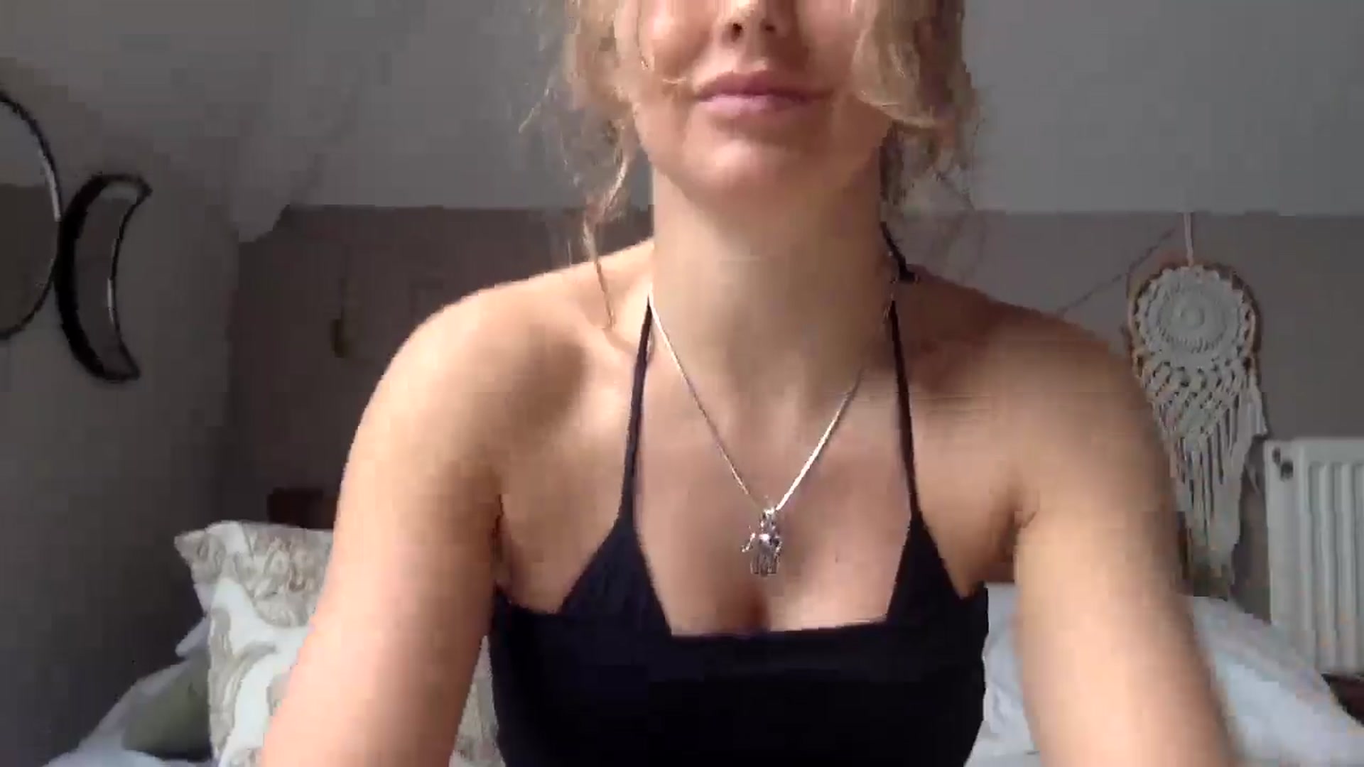 Gallery image thumbnail from Angeleska's myfreecams stream on, 12/16/2024, 11:36 image 11 of 20