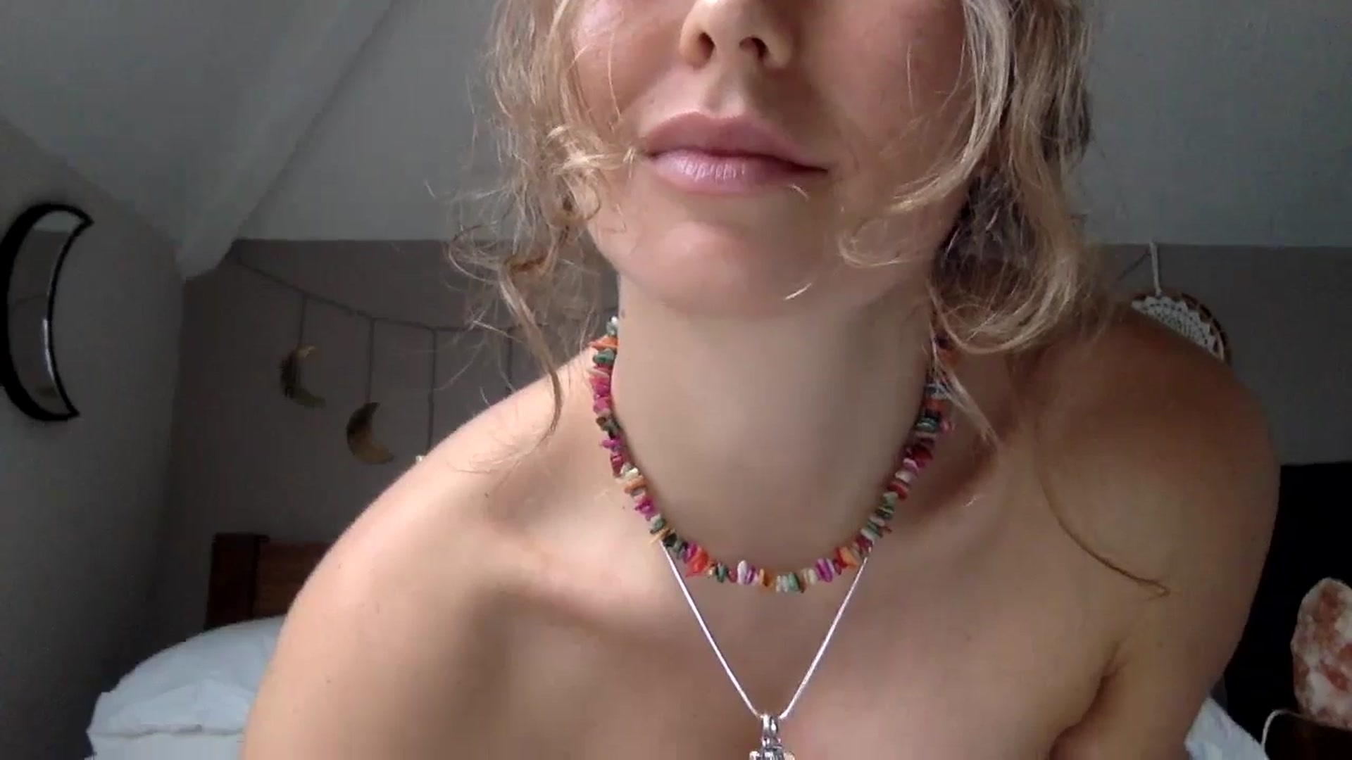 Gallery image thumbnail from Angeleska's myfreecams stream on, 12/17/2024, 14:50 image 16 of 20