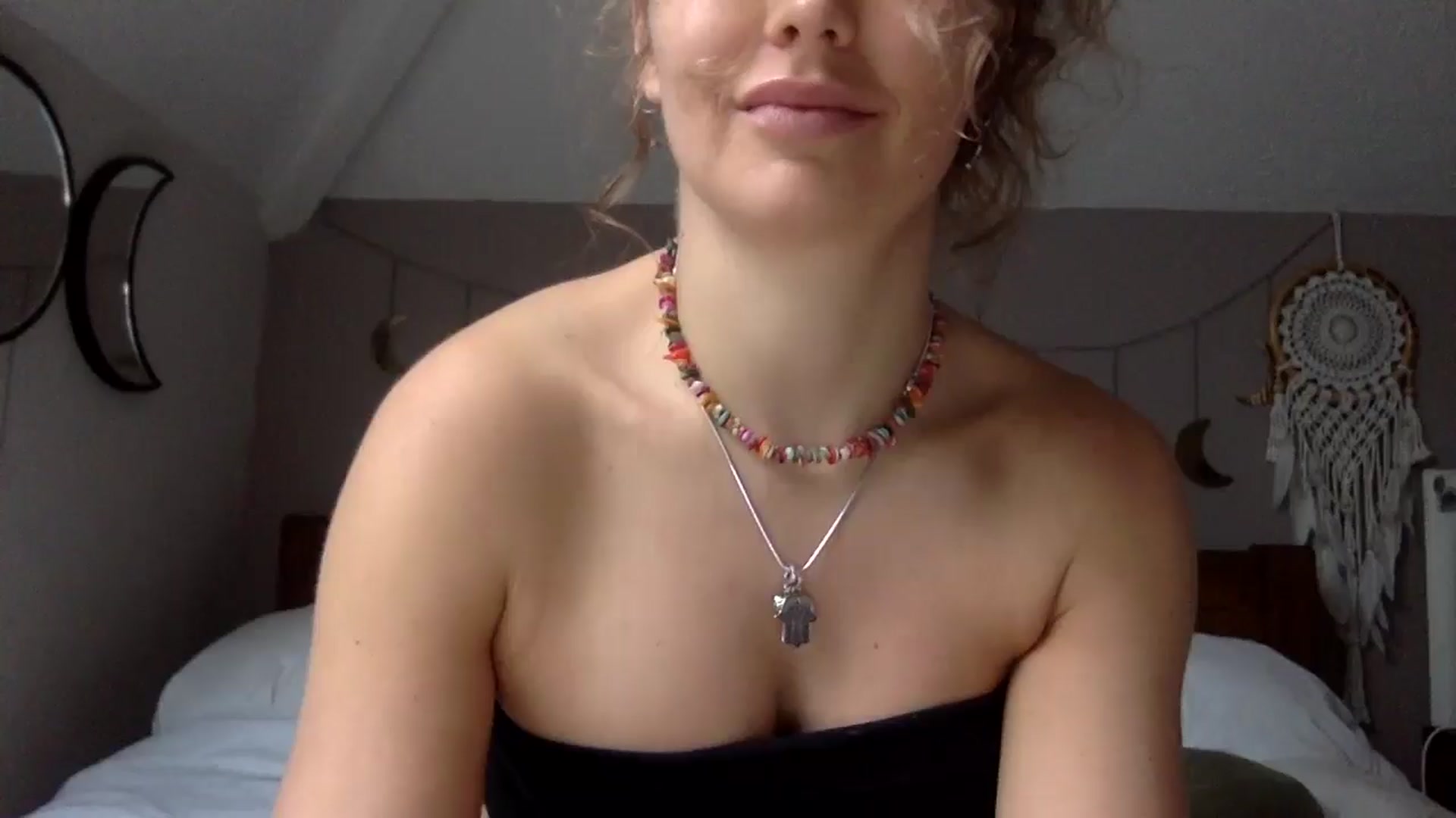 Gallery image thumbnail from Angeleska's myfreecams stream on, 12/20/2024, 13:32 image 18 of 20