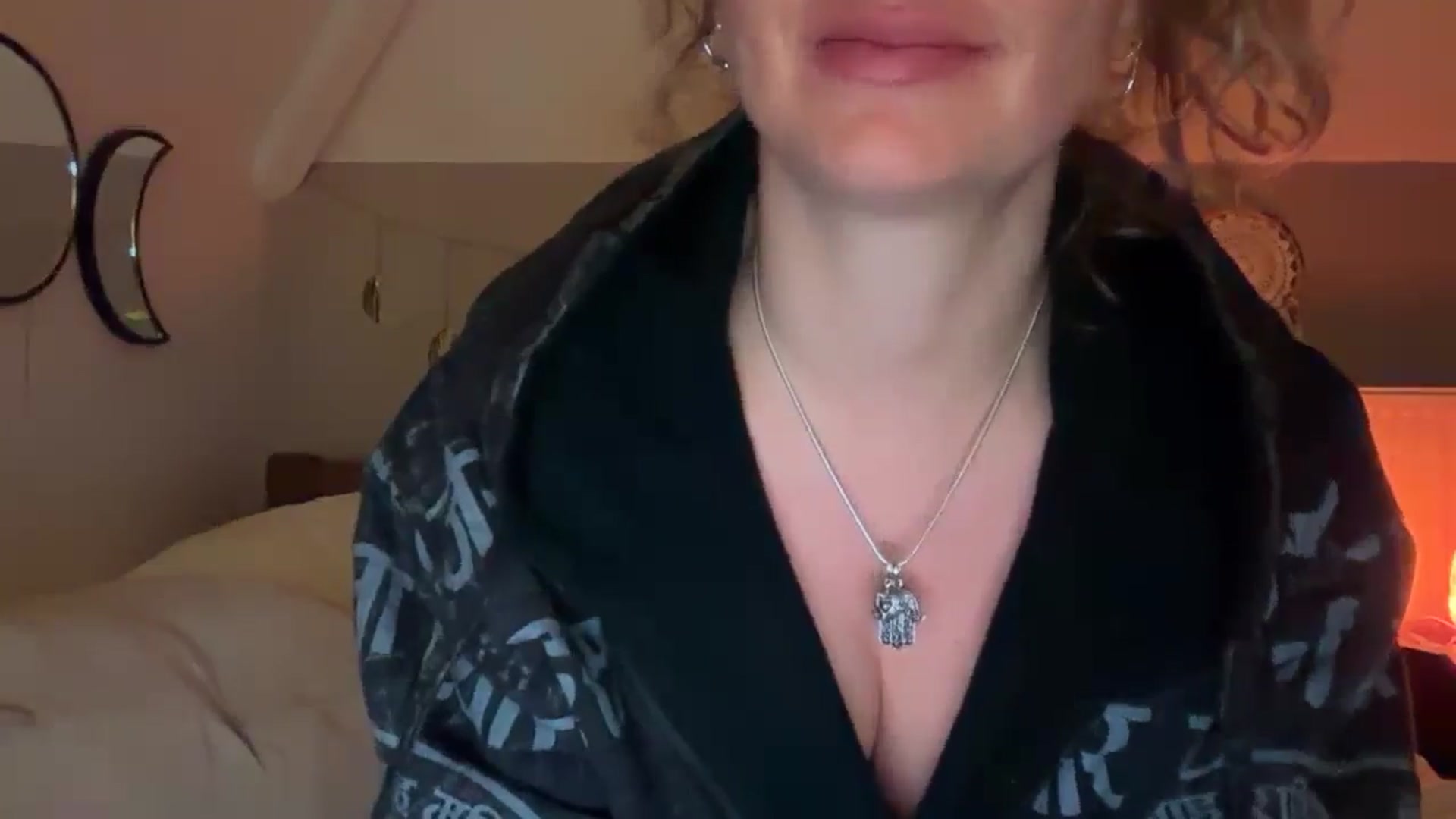Gallery image thumbnail from Angeleska's myfreecams stream on, 01/01/2025, 18:57 image 8 of 20