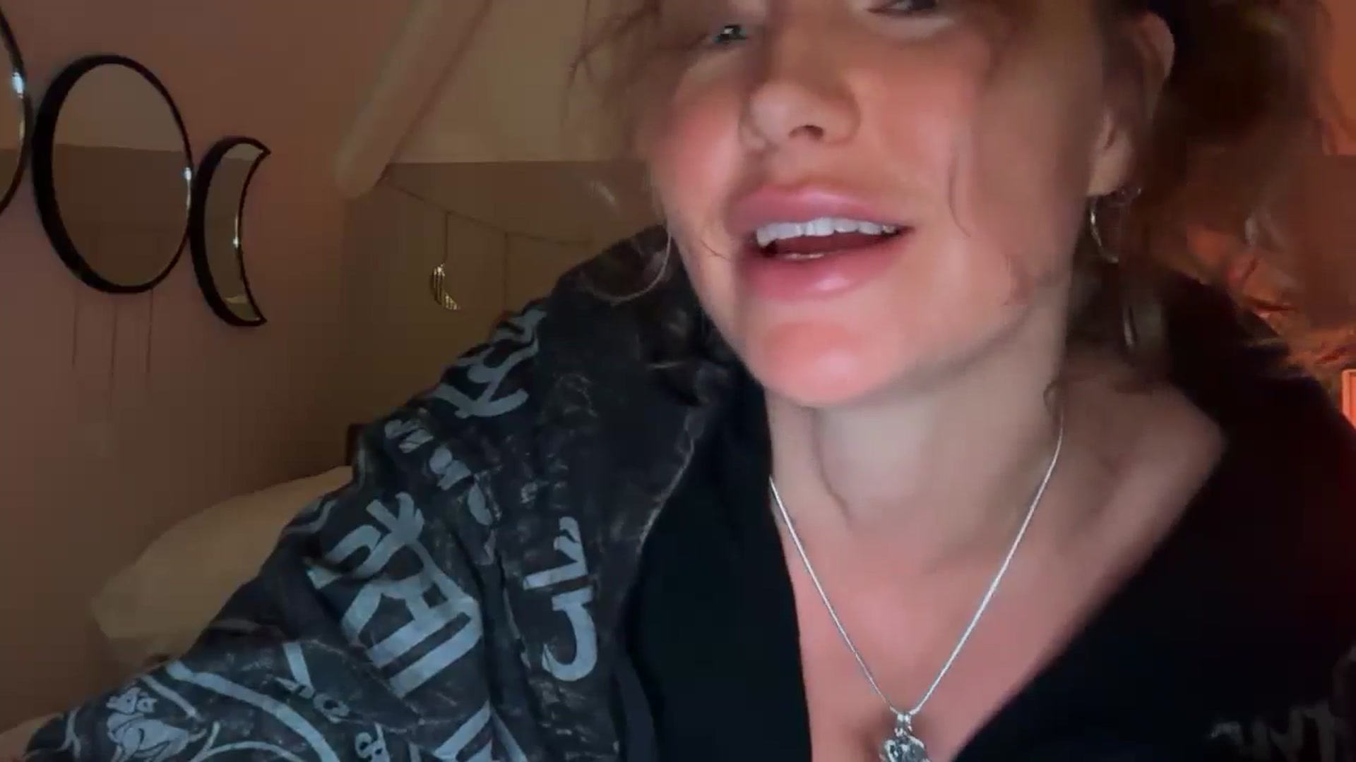 Gallery image thumbnail from Angeleska's myfreecams stream on, 01/01/2025, 20:20 image 4 of 20