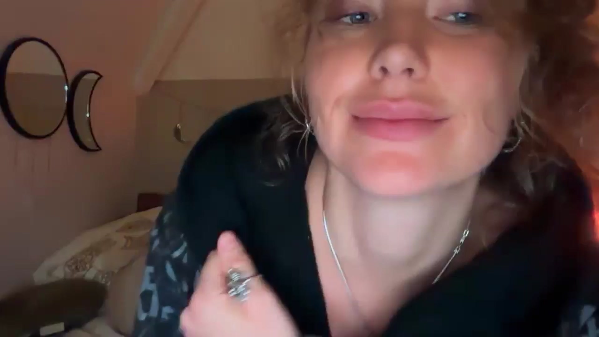 Gallery image thumbnail from Angeleska's myfreecams stream on, 01/02/2025, 24:03 image 7 of 20