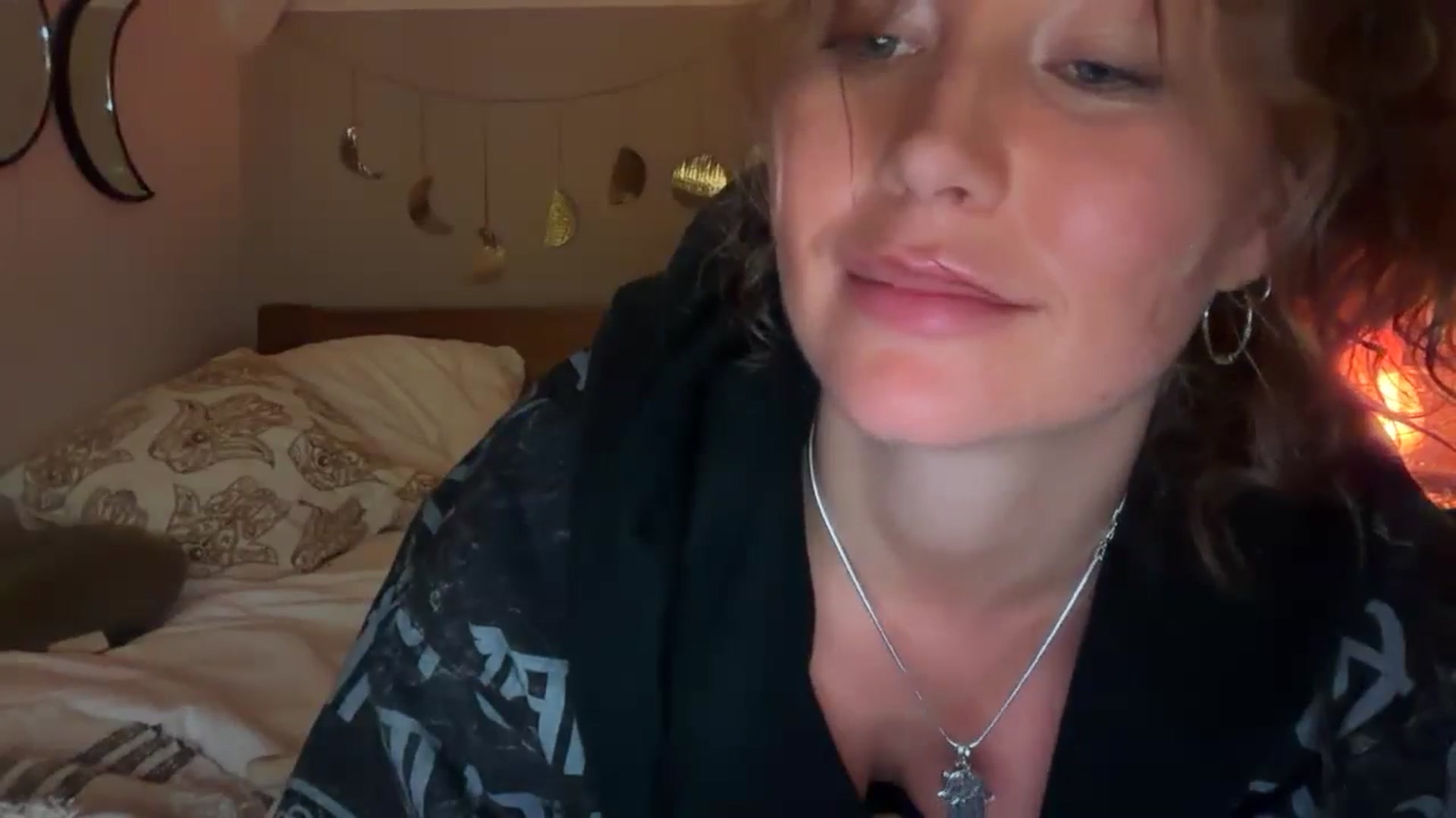 Gallery image thumbnail from Angeleska's myfreecams stream on, 01/02/2025, 24:03 image 13 of 20