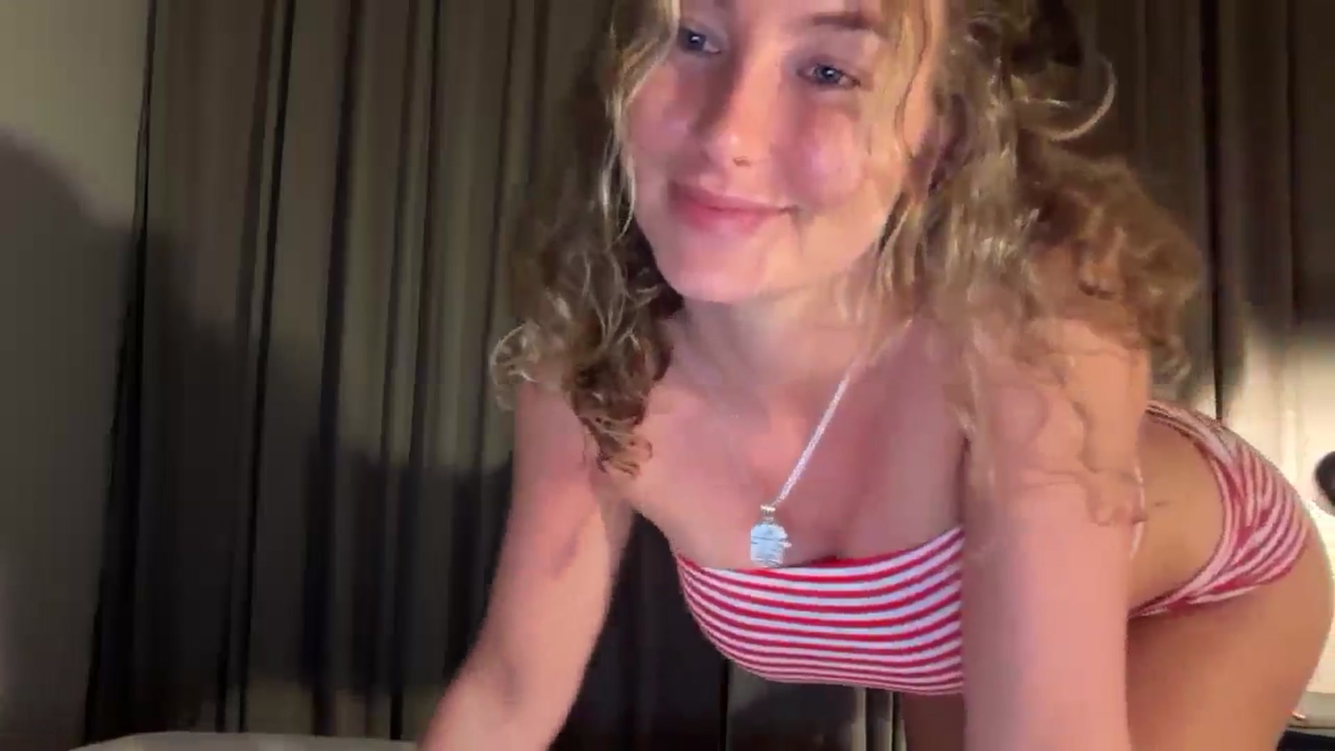 Gallery image thumbnail from Angeleska's myfreecams stream on, 02/08/2025, 16:30 image 11 of 20