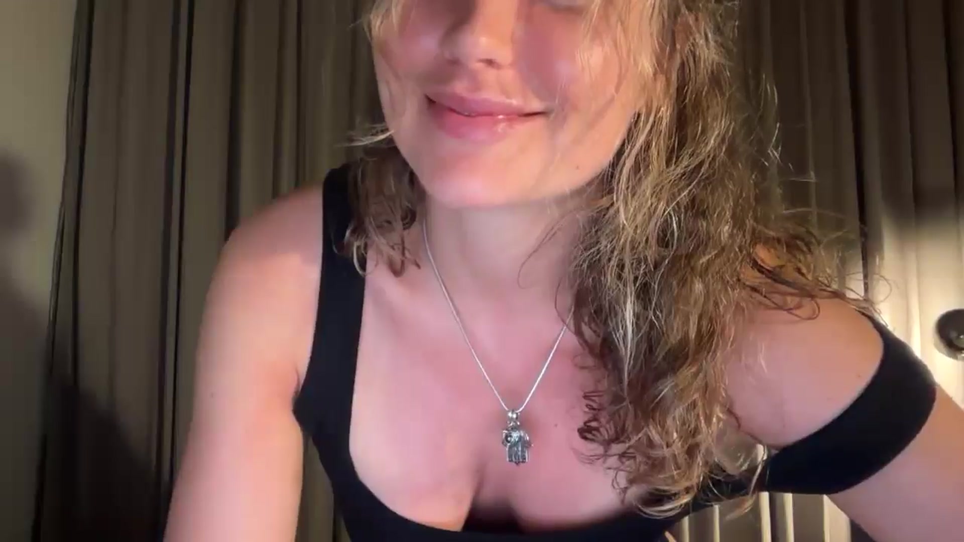 Gallery image thumbnail from Angeleska's myfreecams stream on, 02/09/2025, 13:19 image 10 of 20