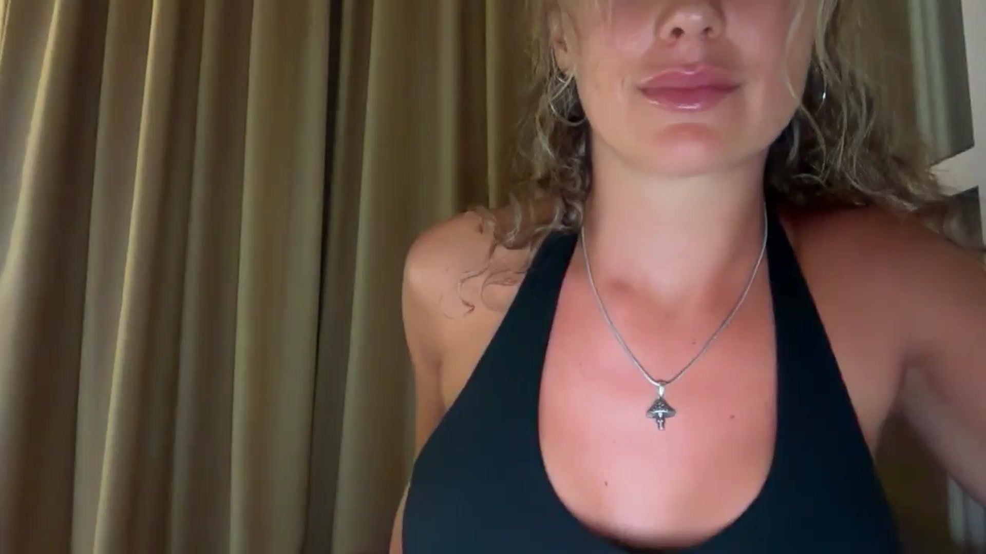 Gallery image thumbnail from Angeleska's myfreecams stream on, 03/23/2025, 14:21 image 1 of 20