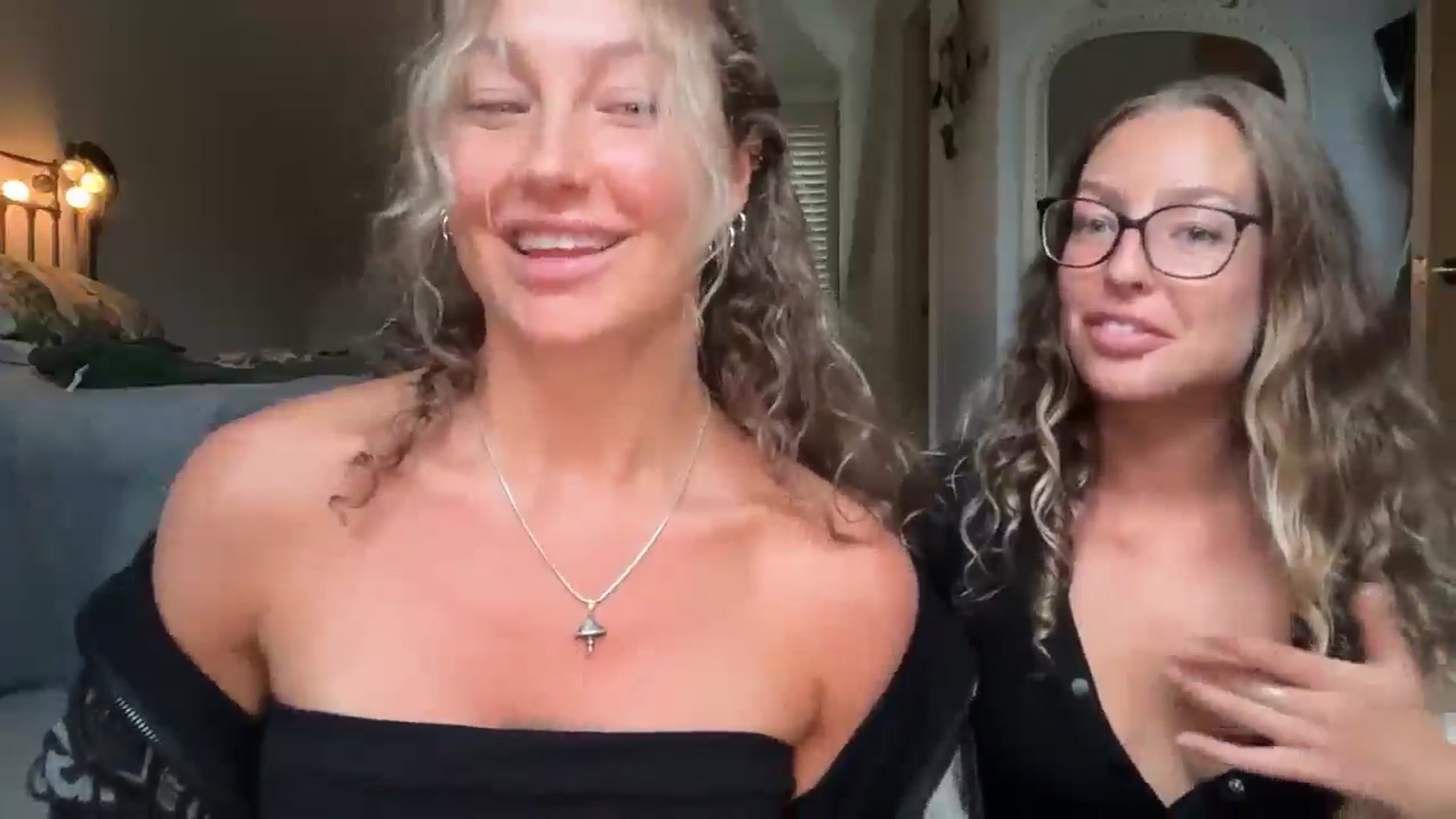 Gallery image thumbnail from Angeleska's myfreecams stream on, 05/27/2025, 20:02 image 2 of 20