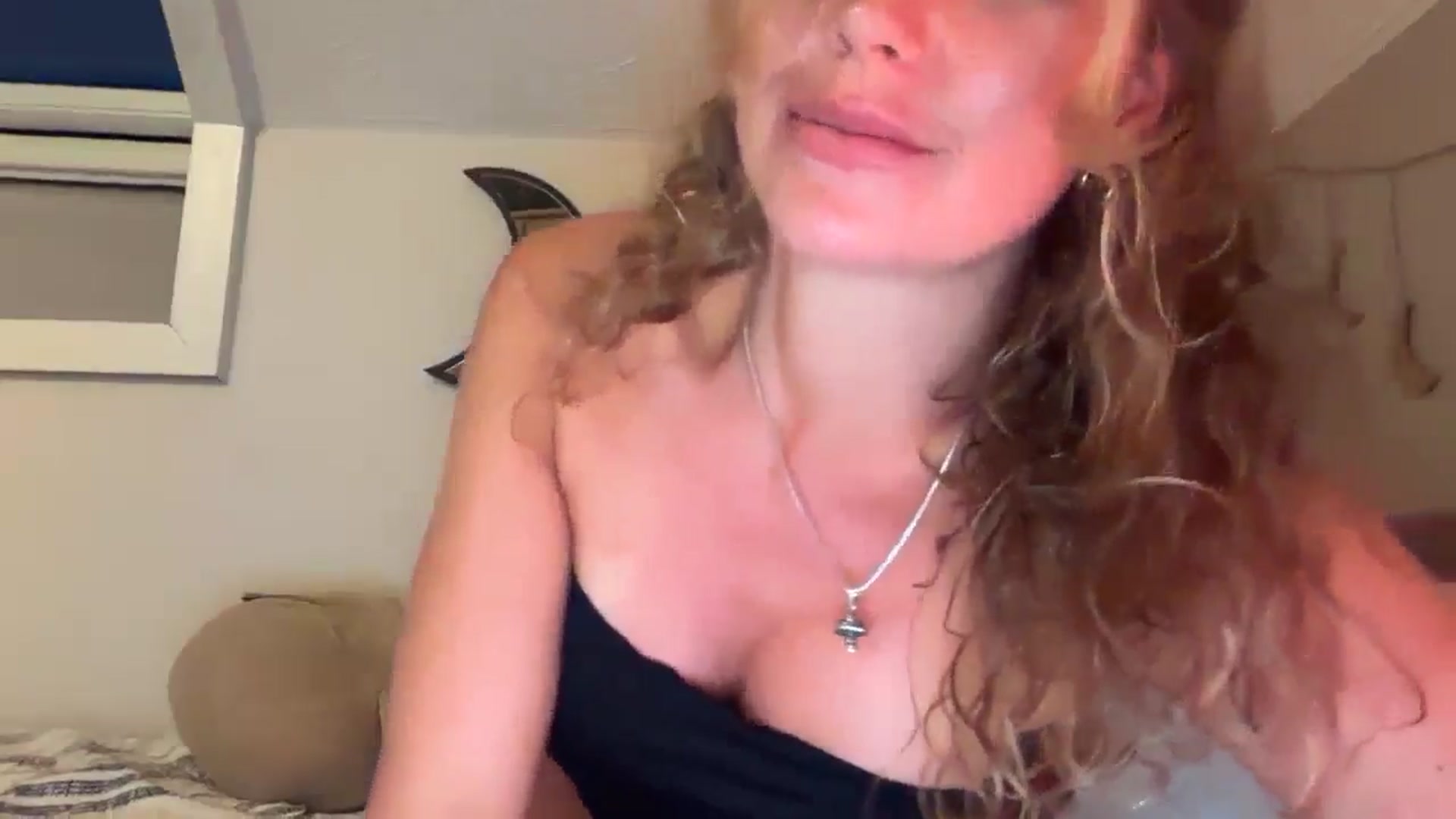 Gallery image thumbnail from Angeleska's myfreecams stream on, 06/05/2025, 21:36 image 10 of 20