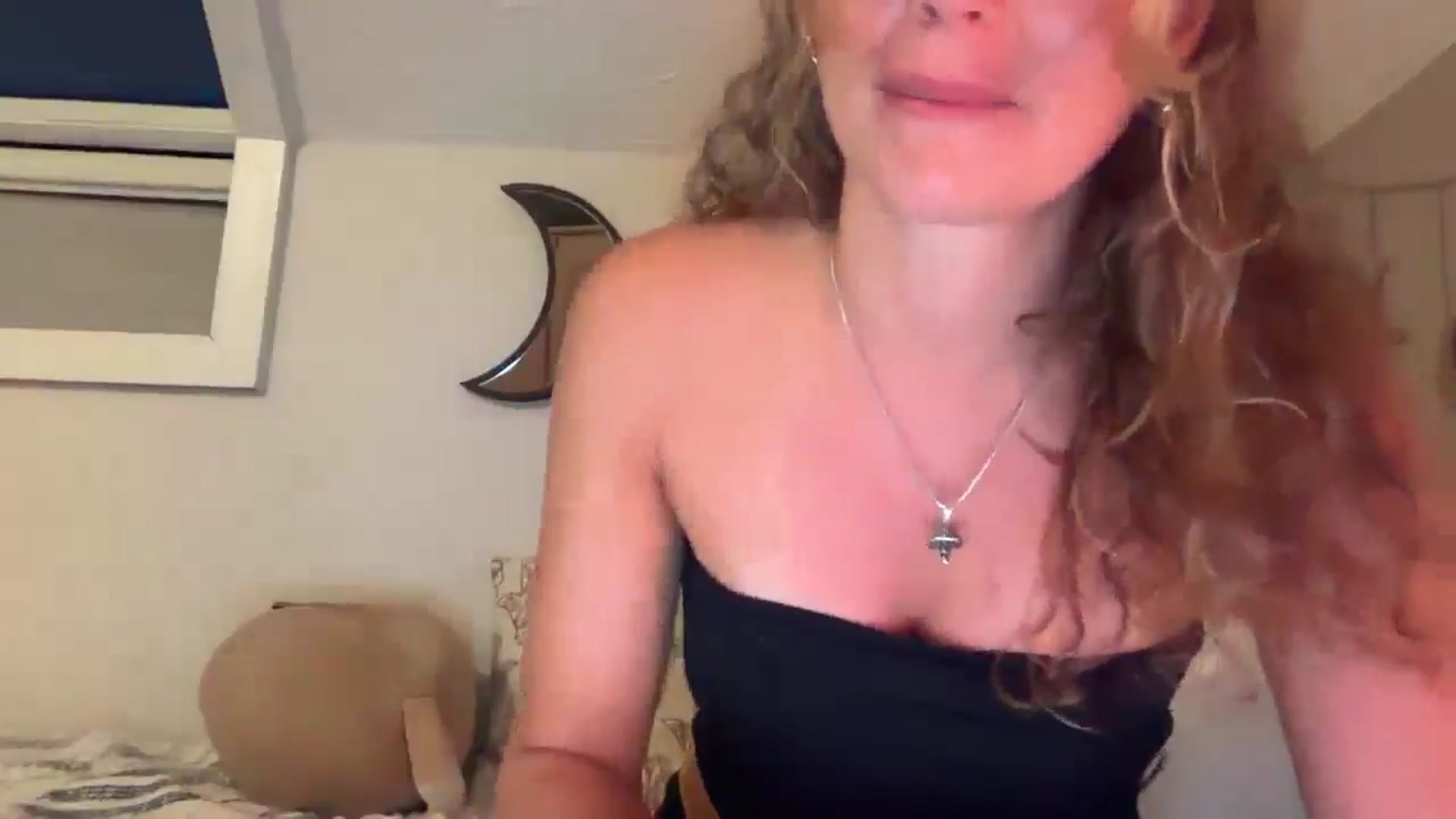 Gallery image thumbnail from Angeleska's myfreecams stream on, 06/05/2025, 21:36 image 15 of 20