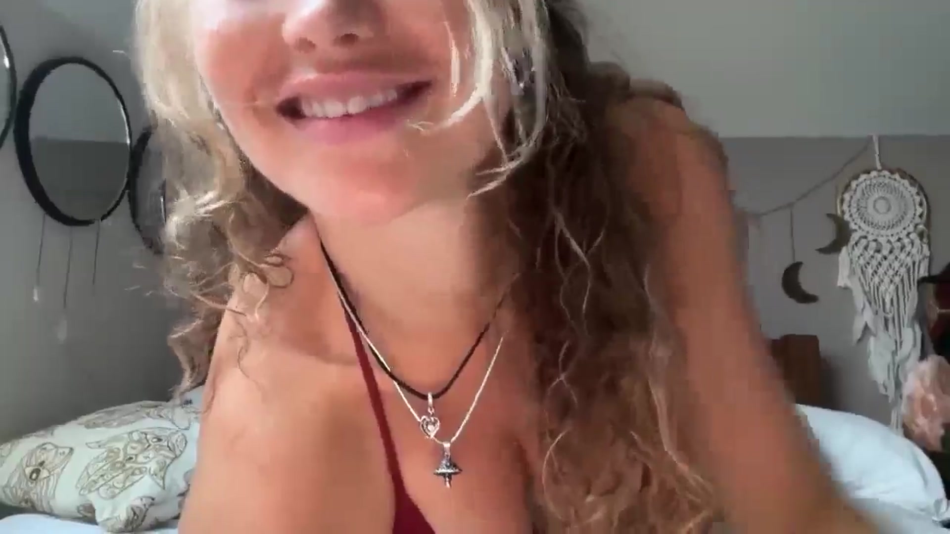 Gallery image thumbnail from Angeleska's myfreecams stream on, 09/19/2025, 18:11 image 17 of 20