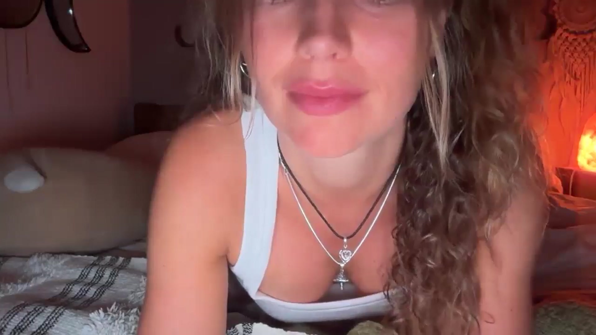 Gallery image thumbnail from Angeleska's myfreecams stream on, 09/29/2025, 22:44 image 20 of 20