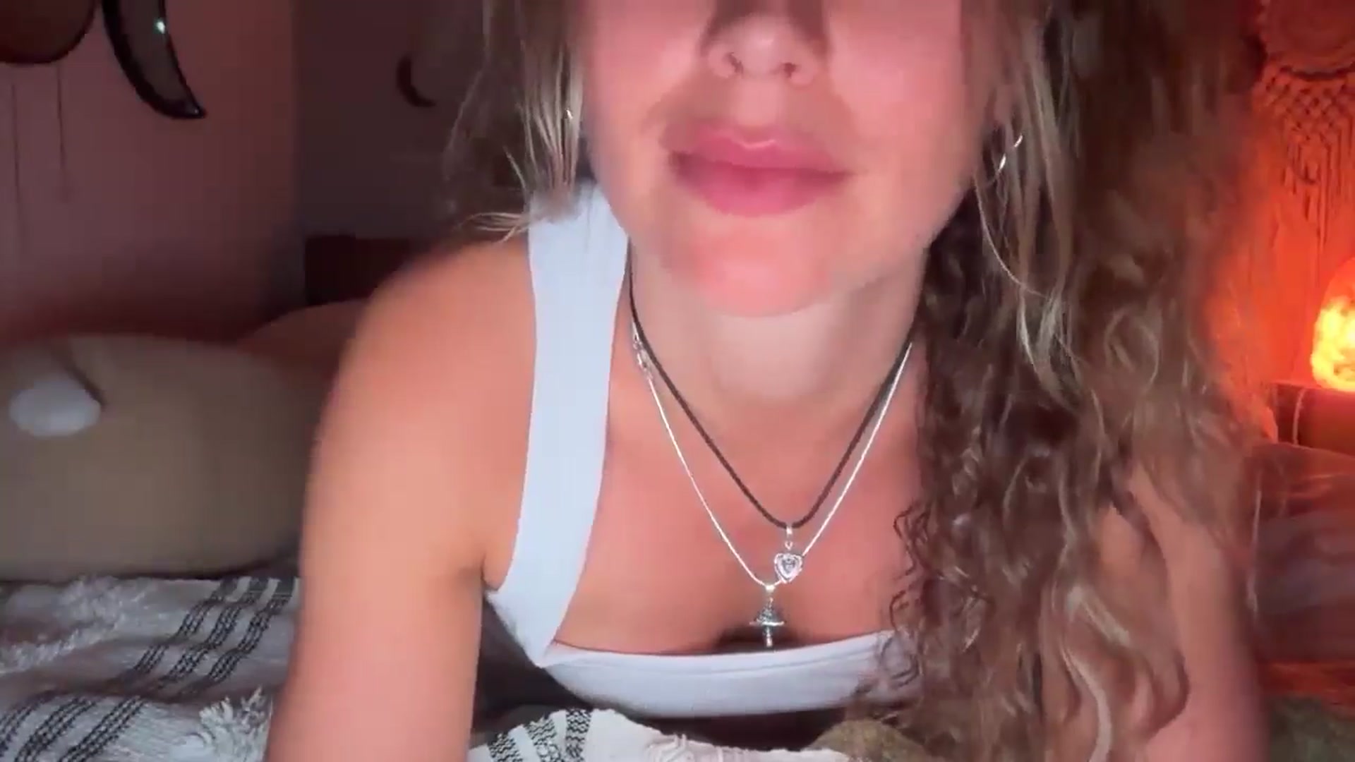 Gallery image thumbnail from Angeleska's myfreecams stream on, 09/29/2025, 22:44 image 19 of 20