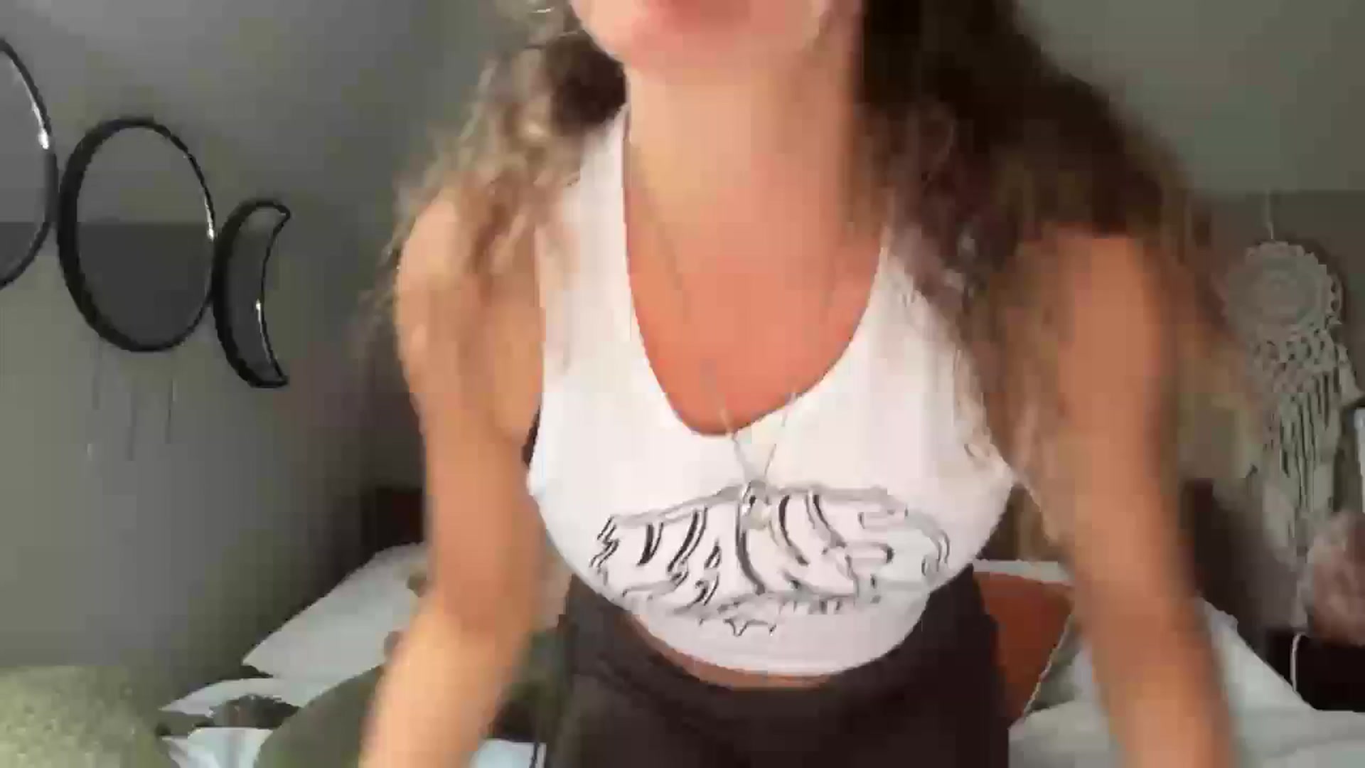 Gallery image thumbnail from Angeleska's myfreecams stream on, 10/02/2025, 17:25 image 18 of 20