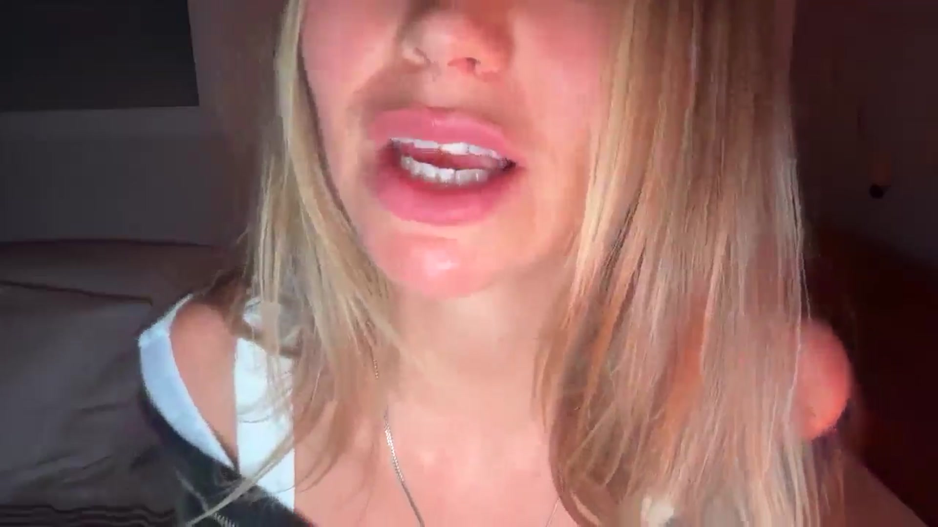 Gallery image thumbnail from Angeleska's myfreecams stream on, 10/06/2025, 22:40 image 3 of 20