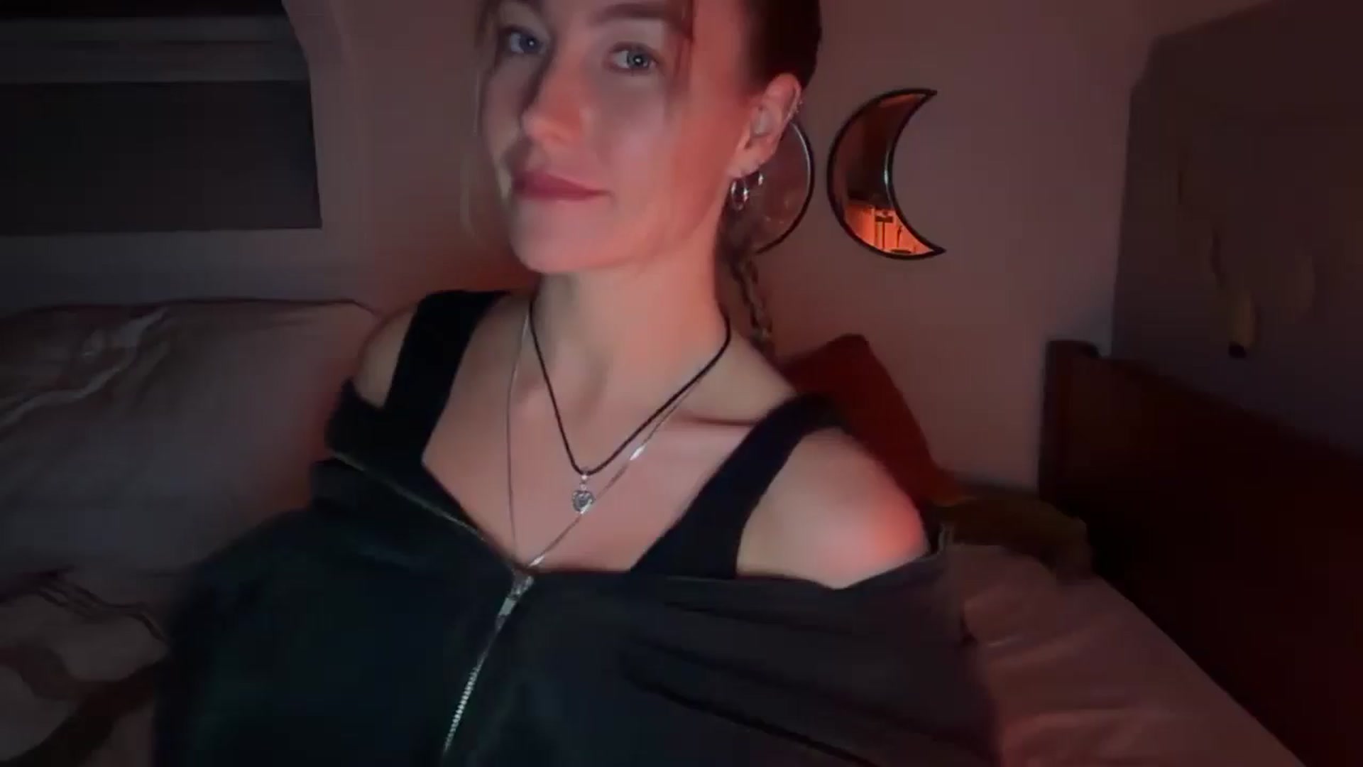Gallery image thumbnail from Angeleska's myfreecams stream on, 10/09/2025, 23:06 image 8 of 20