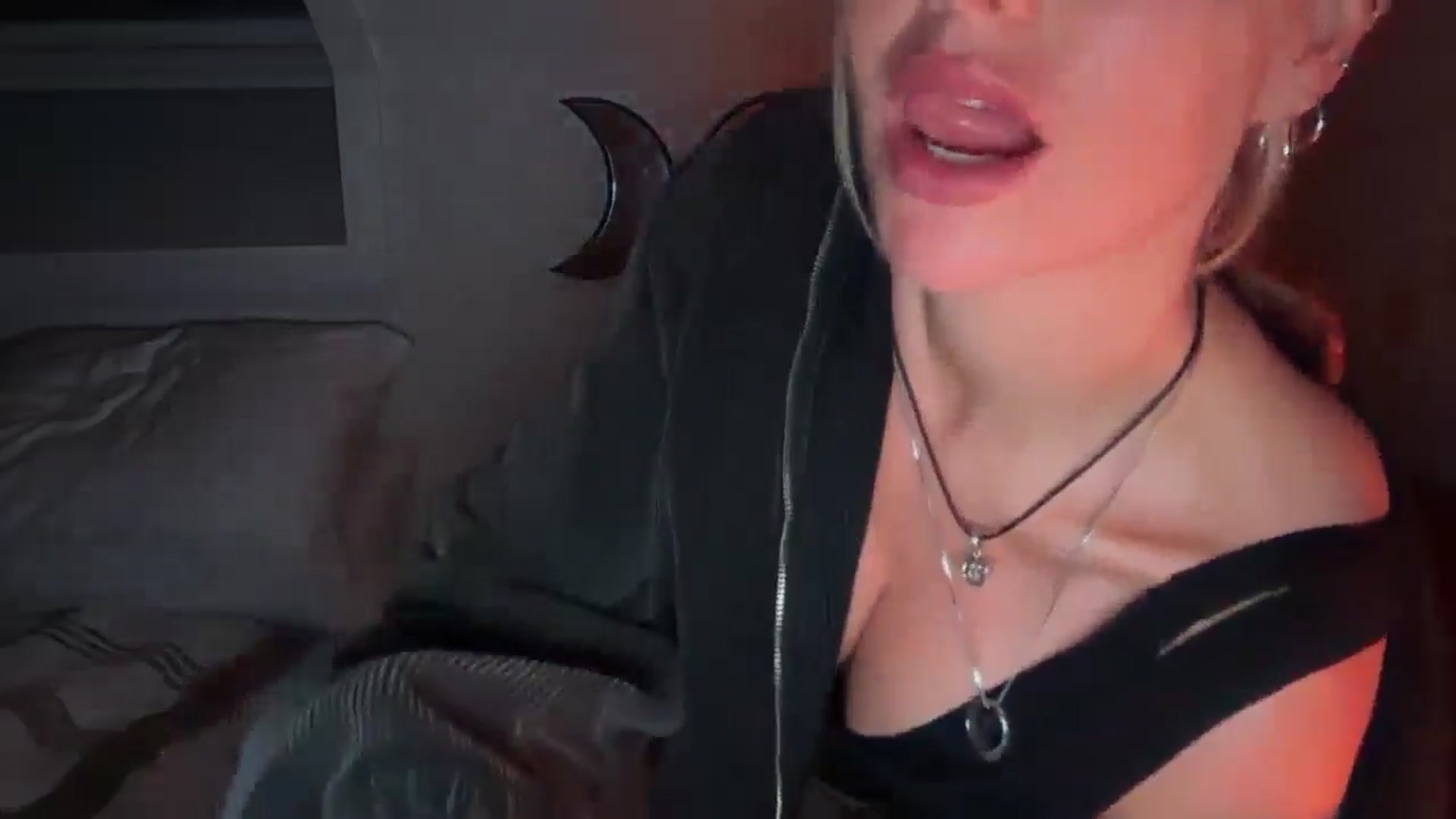 Gallery image thumbnail from Angeleska's myfreecams stream on, 10/09/2025, 23:06 image 12 of 20