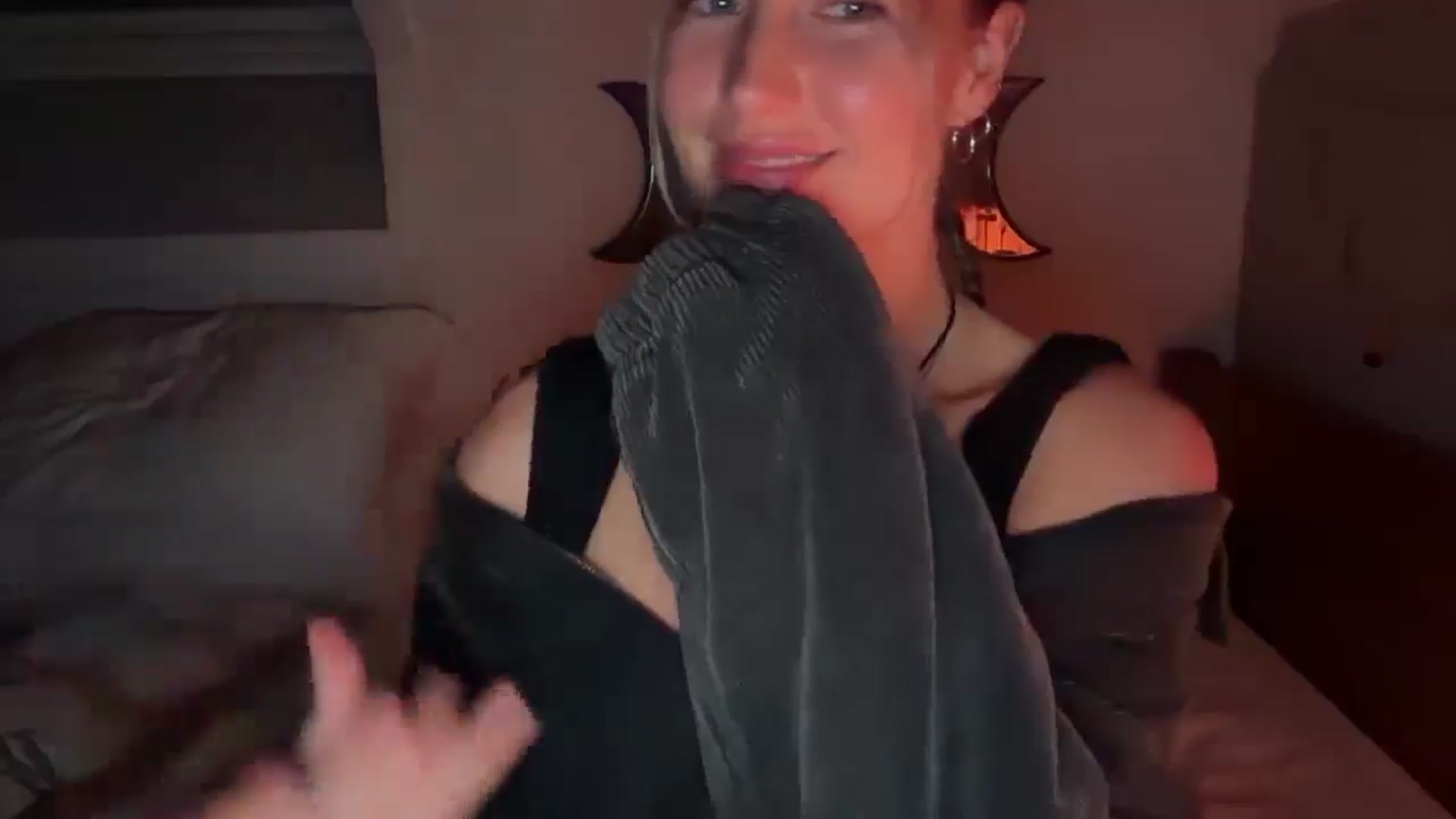 Gallery image thumbnail from Angeleska's myfreecams stream on, 10/09/2025, 23:06 image 18 of 20