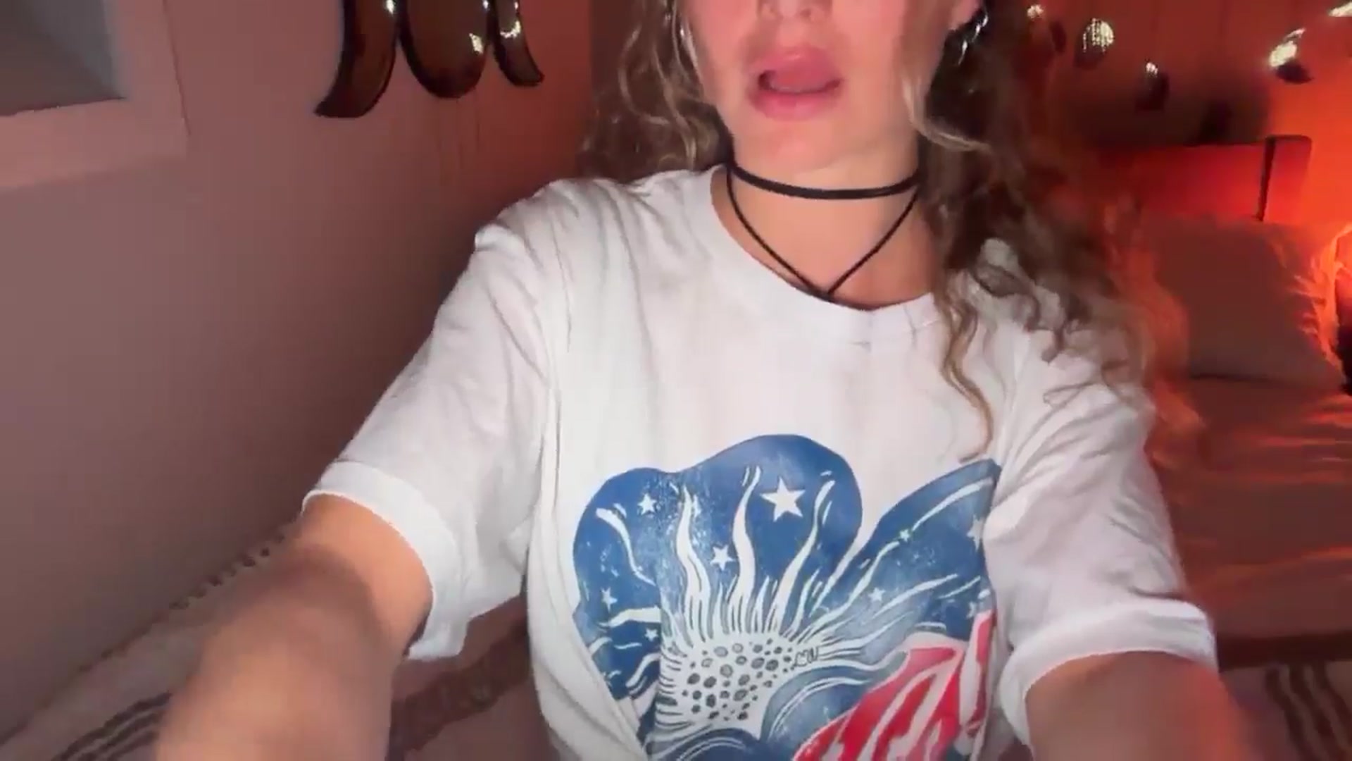 Gallery image thumbnail from Angeleska's myfreecams stream on, 10/11/2025, 21:59 image 8 of 20