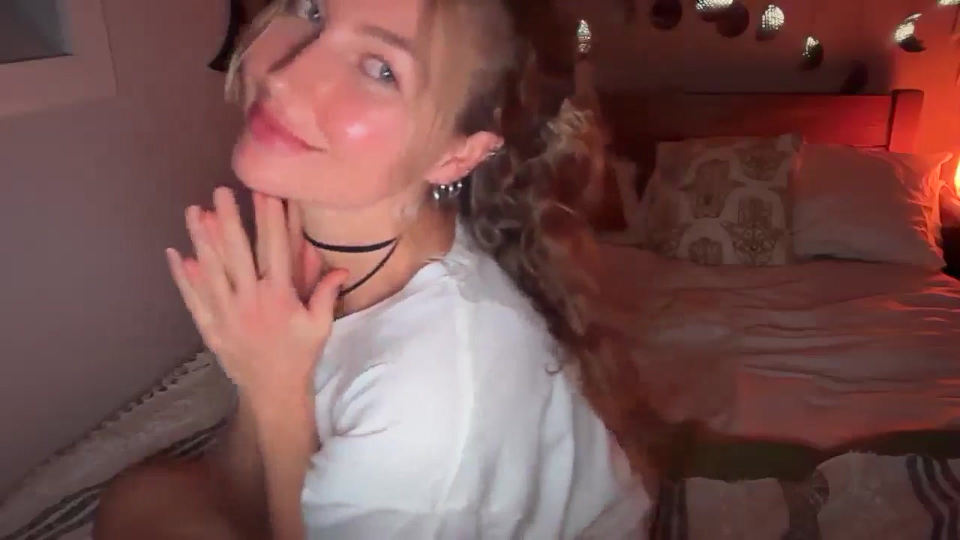 Gallery image thumbnail from Angeleska's myfreecams stream on, 10/11/2025, 21:59 image 5 of 20