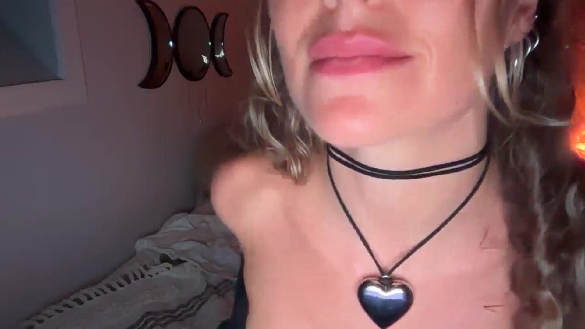 Gallery image thumbnail from Angeleska's myfreecams stream on, 10/11/2025, 22:58 image 3 of 20