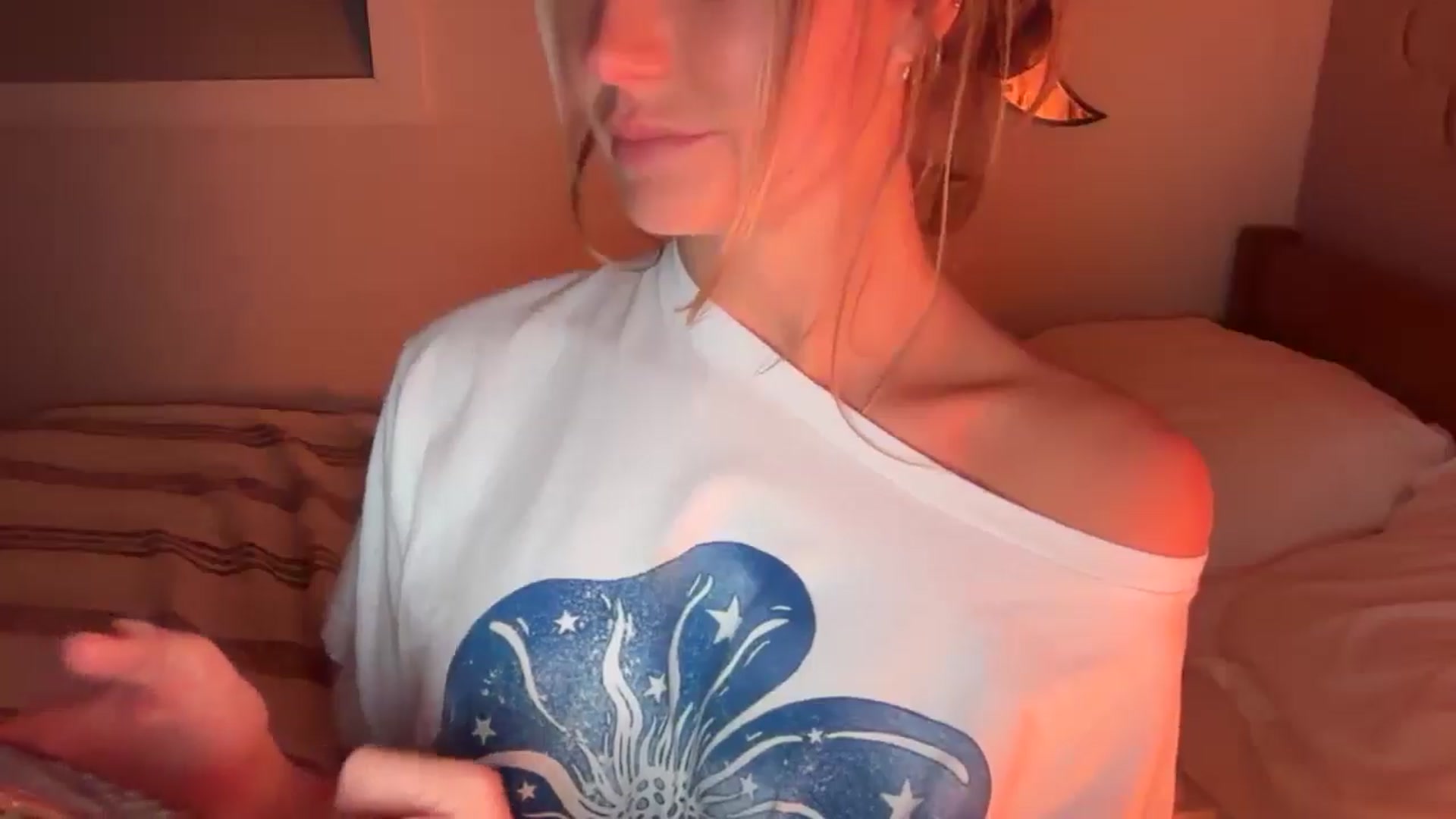 Gallery image thumbnail from Angeleska's myfreecams stream on, 01/04/2026, 21:12 image 17 of 20