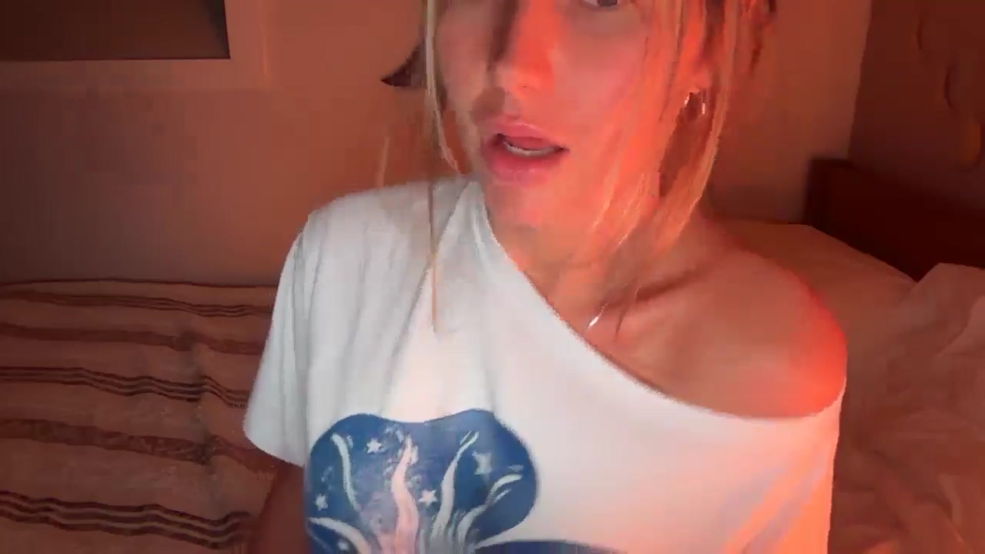 Gallery image thumbnail from Angeleska's myfreecams stream on, 01/04/2026, 21:12 image 2 of 20