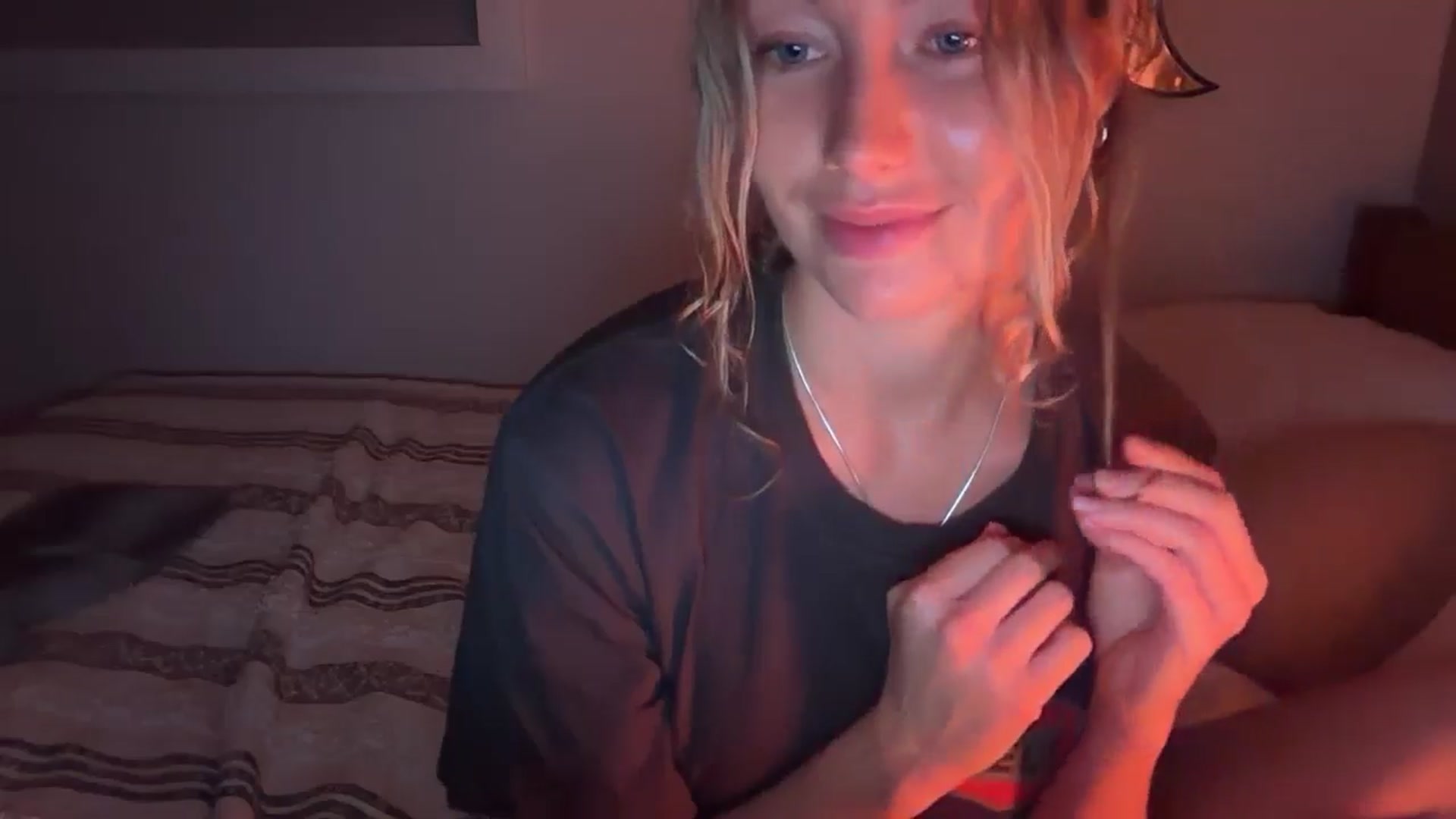 Gallery image thumbnail from Angeleska's myfreecams stream on, 01/05/2026, 23:32 image 13 of 20