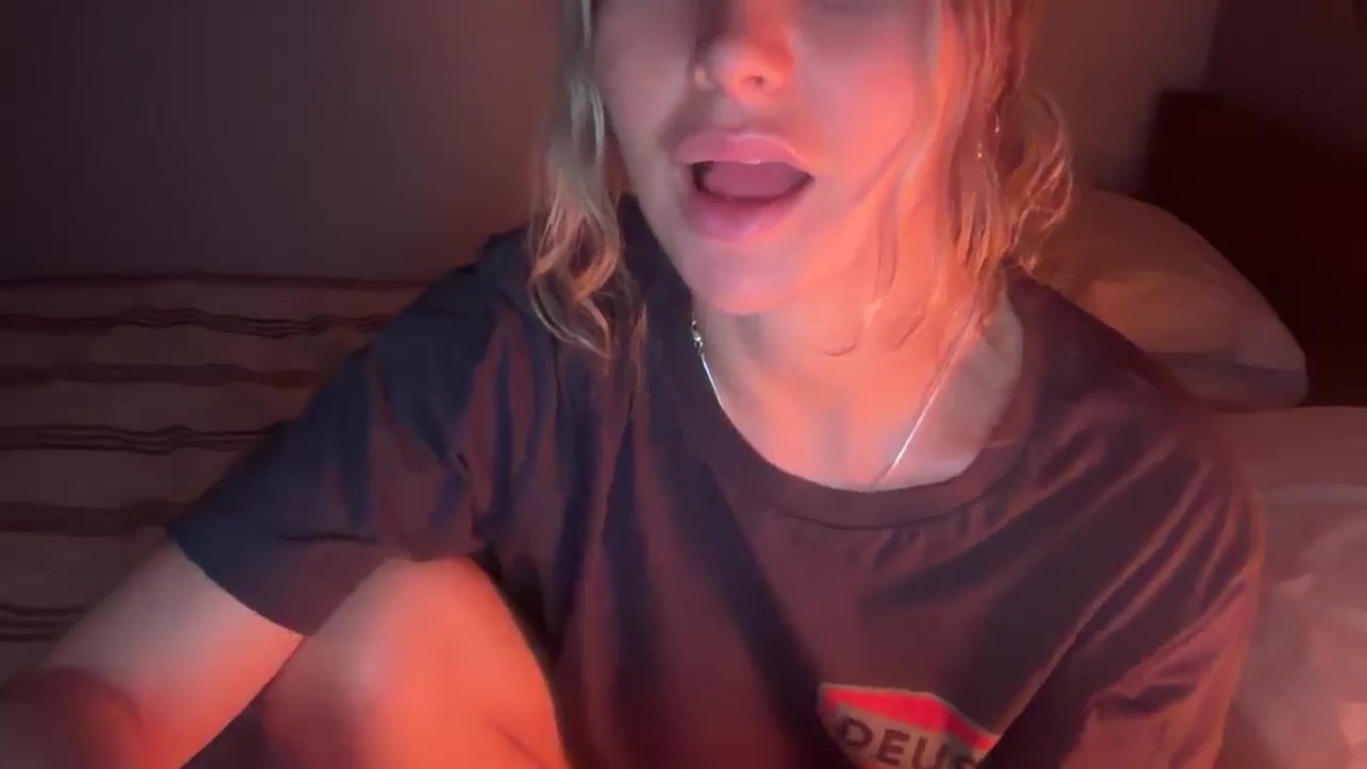 Gallery image thumbnail from Angeleska's myfreecams stream on, 01/08/2026, 21:42 image 14 of 20