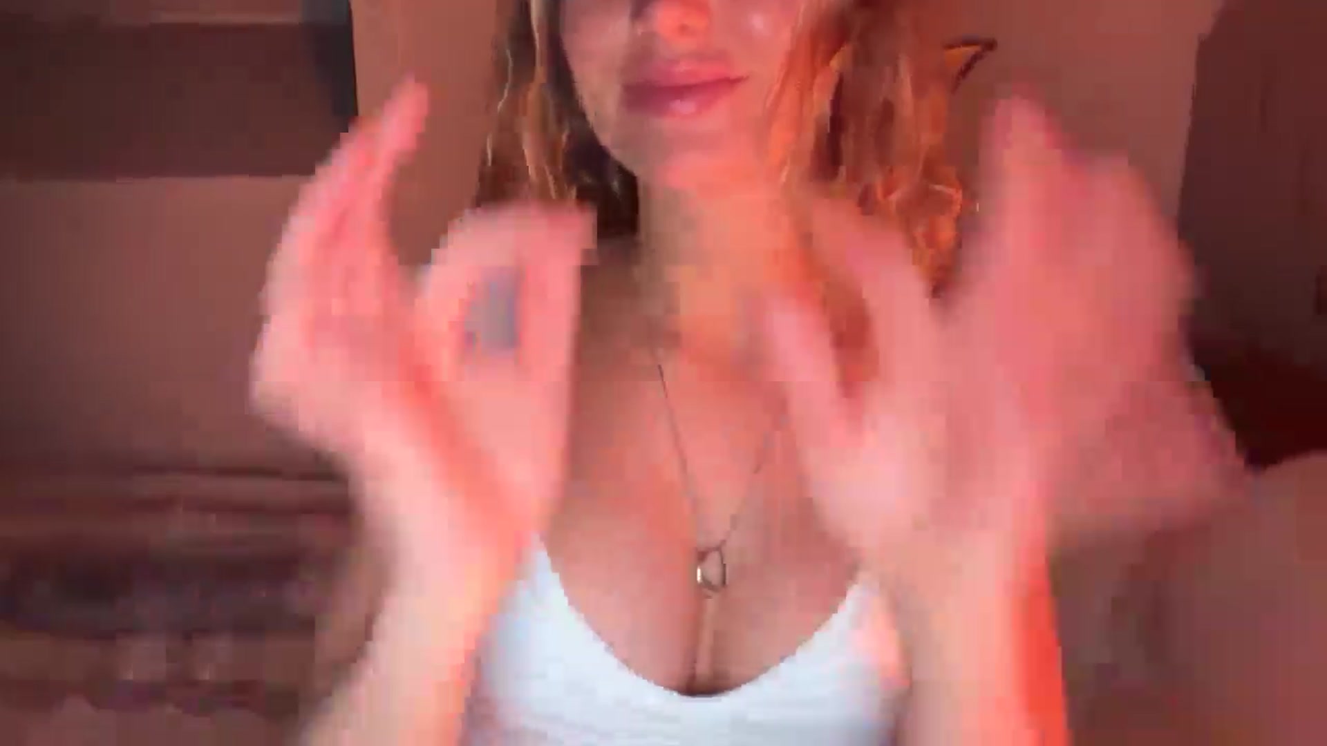 Gallery image thumbnail from Angeleska's myfreecams stream on, 01/18/2026, 21:22 image 5 of 20